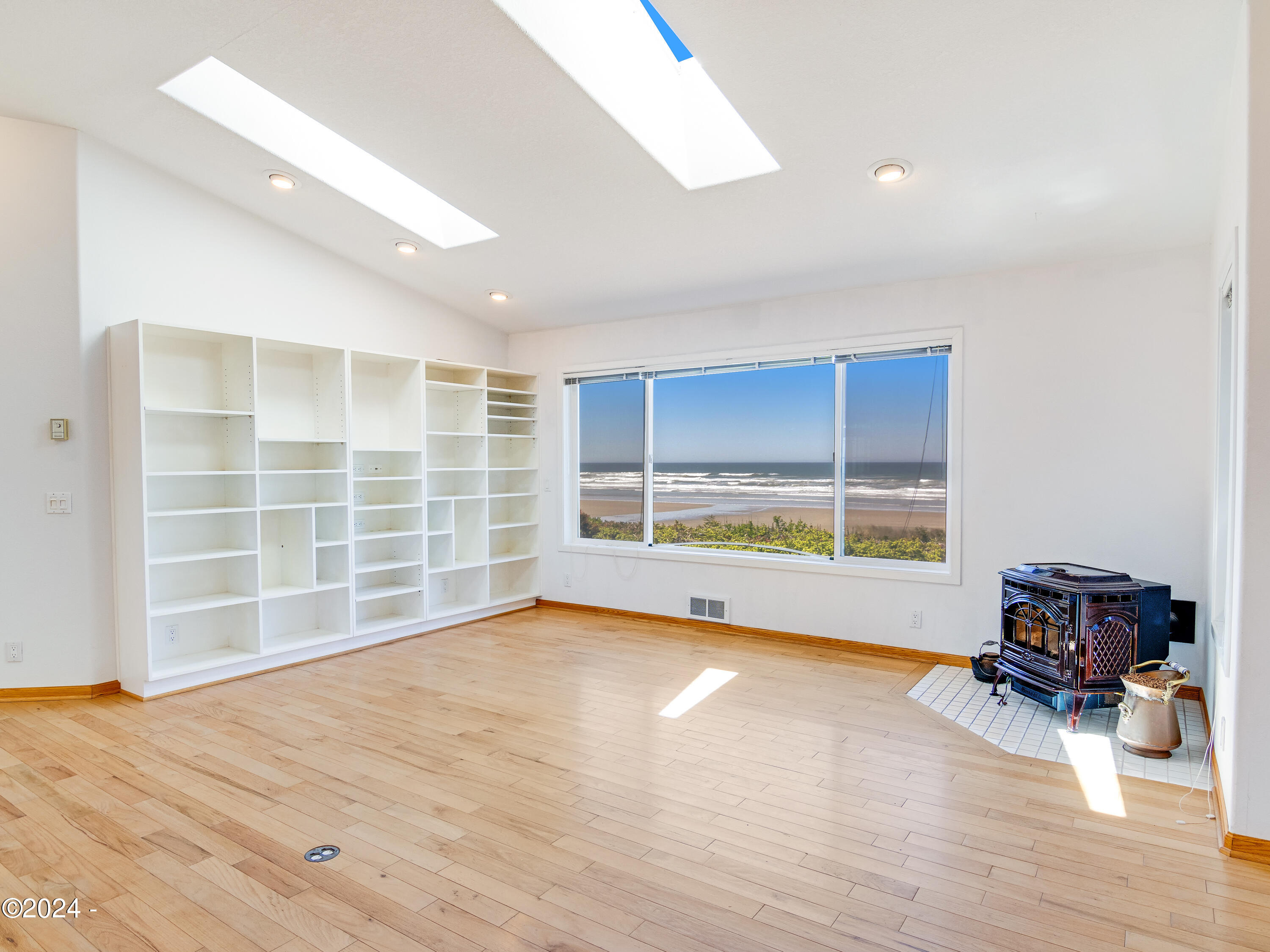 4377 NW Hidden Lake Loop