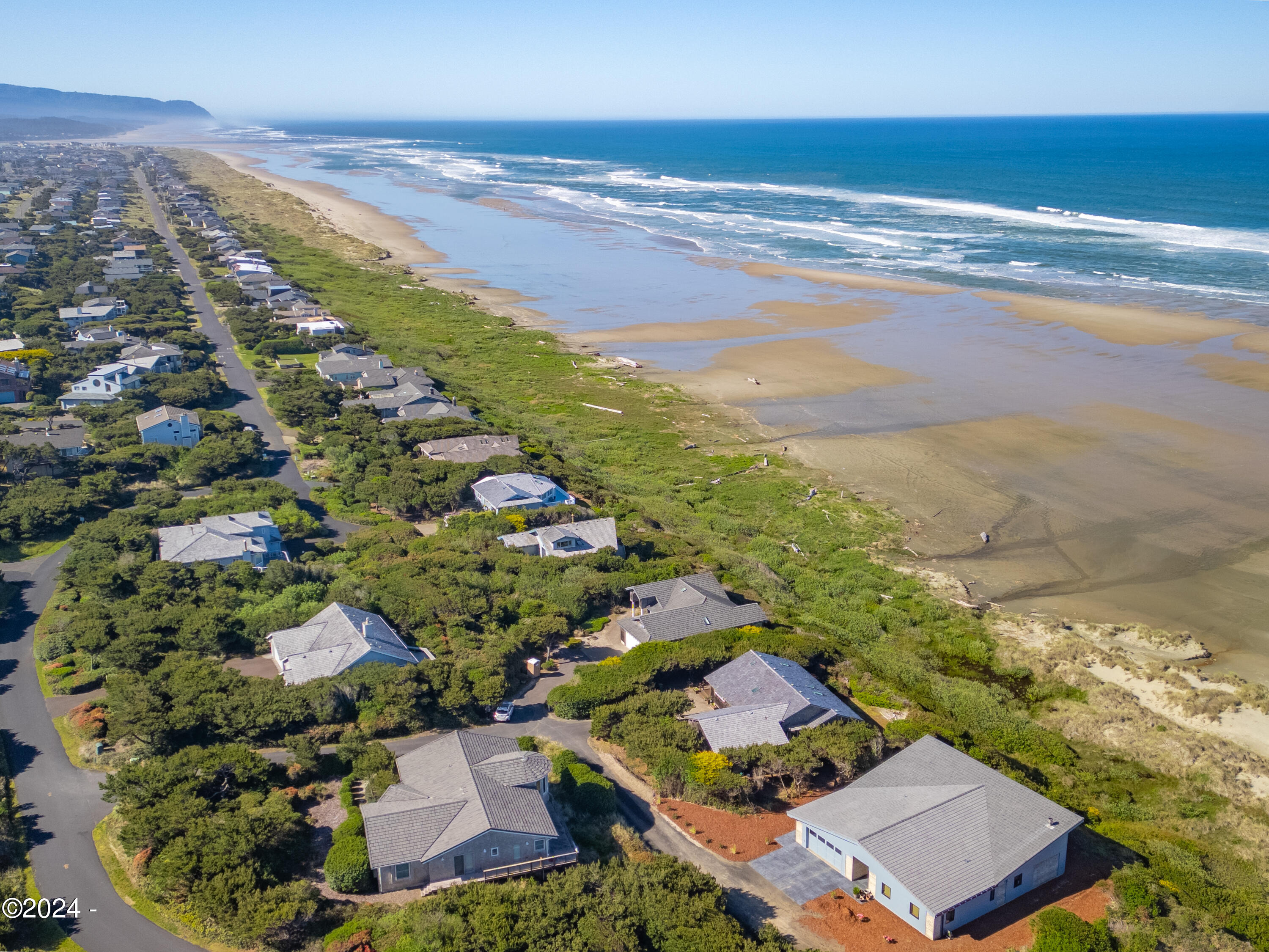 4377 NW Hidden Lake Loop