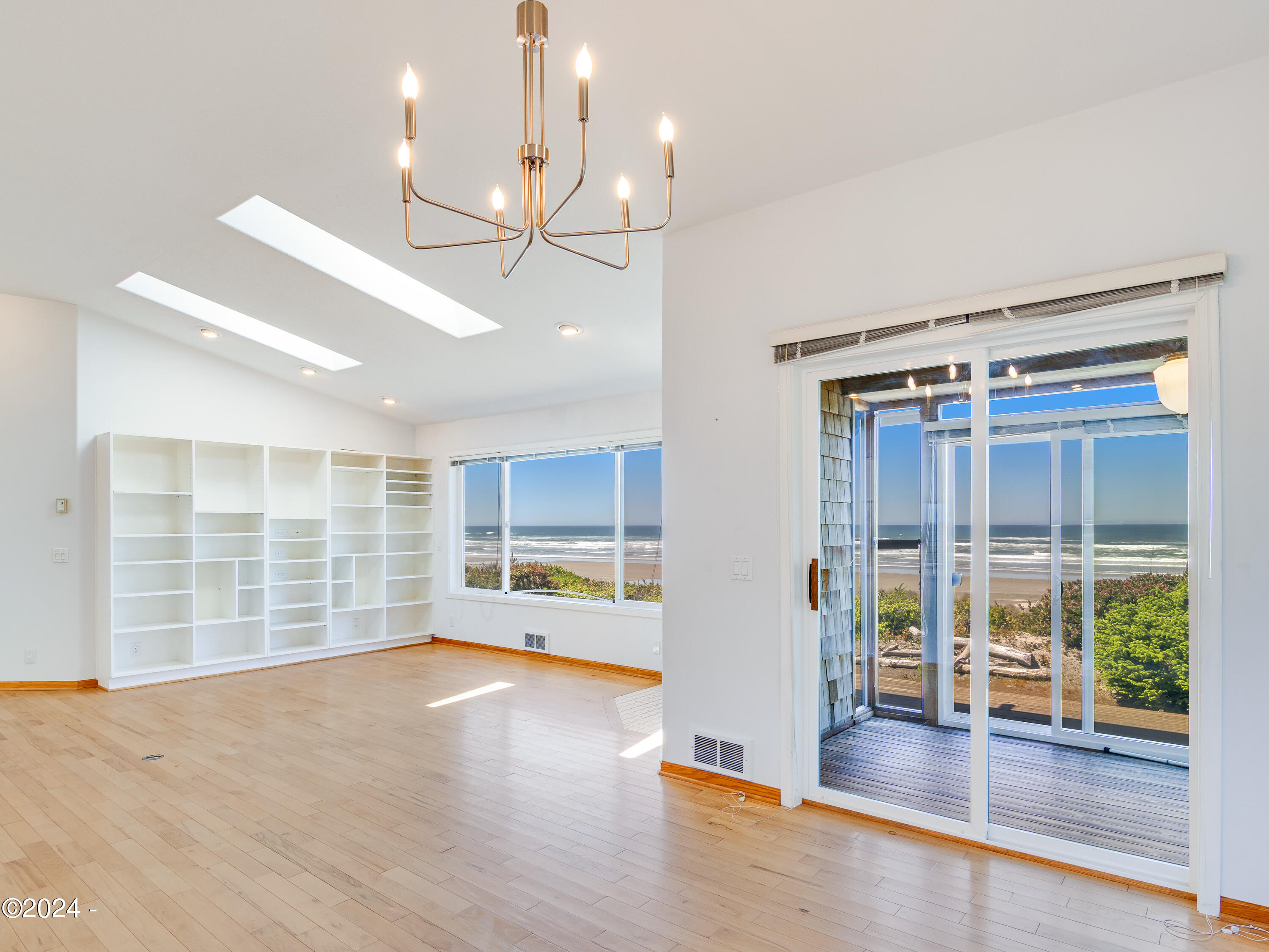 4377 NW Hidden Lake Loop