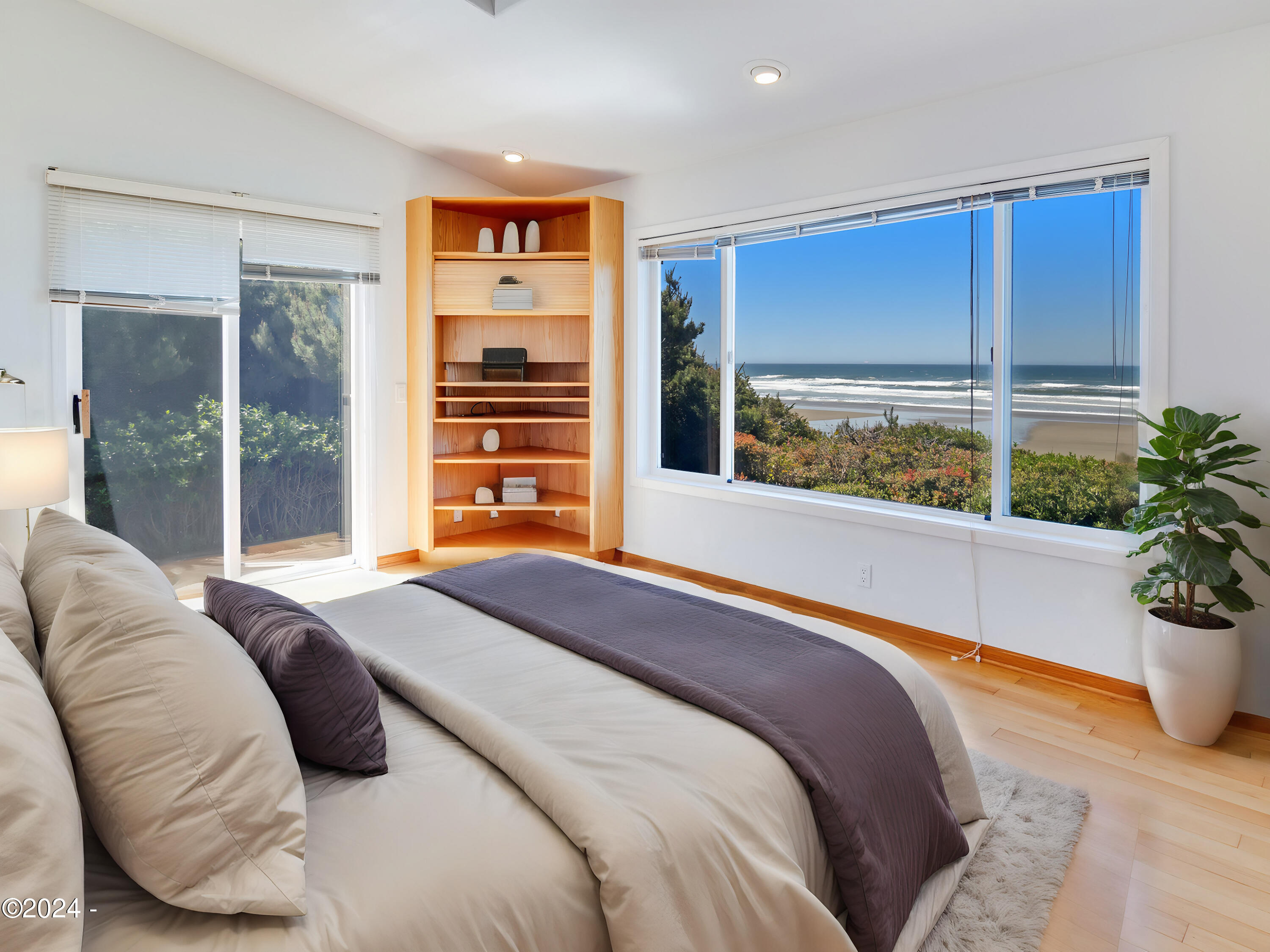 4377 NW Hidden Lake Loop