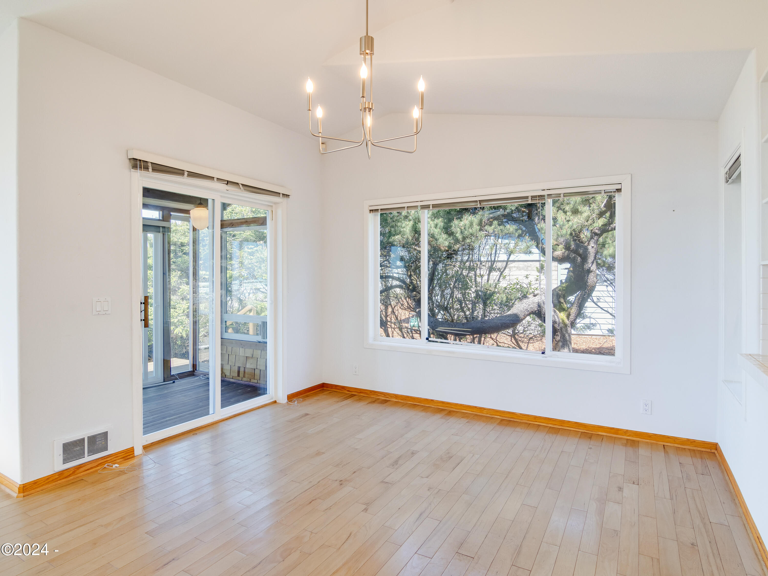 4377 NW Hidden Lake Loop