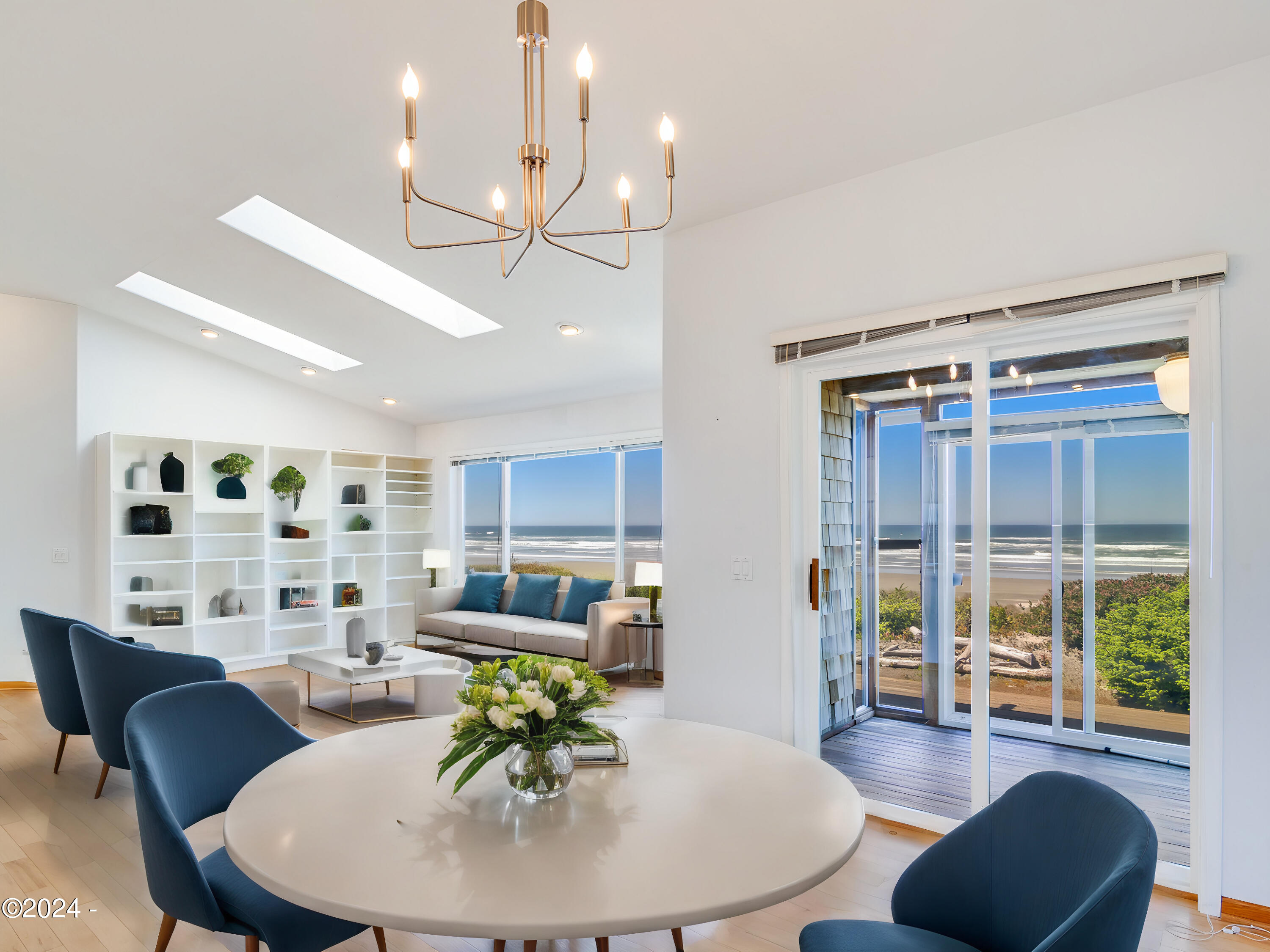 4377 NW Hidden Lake Loop