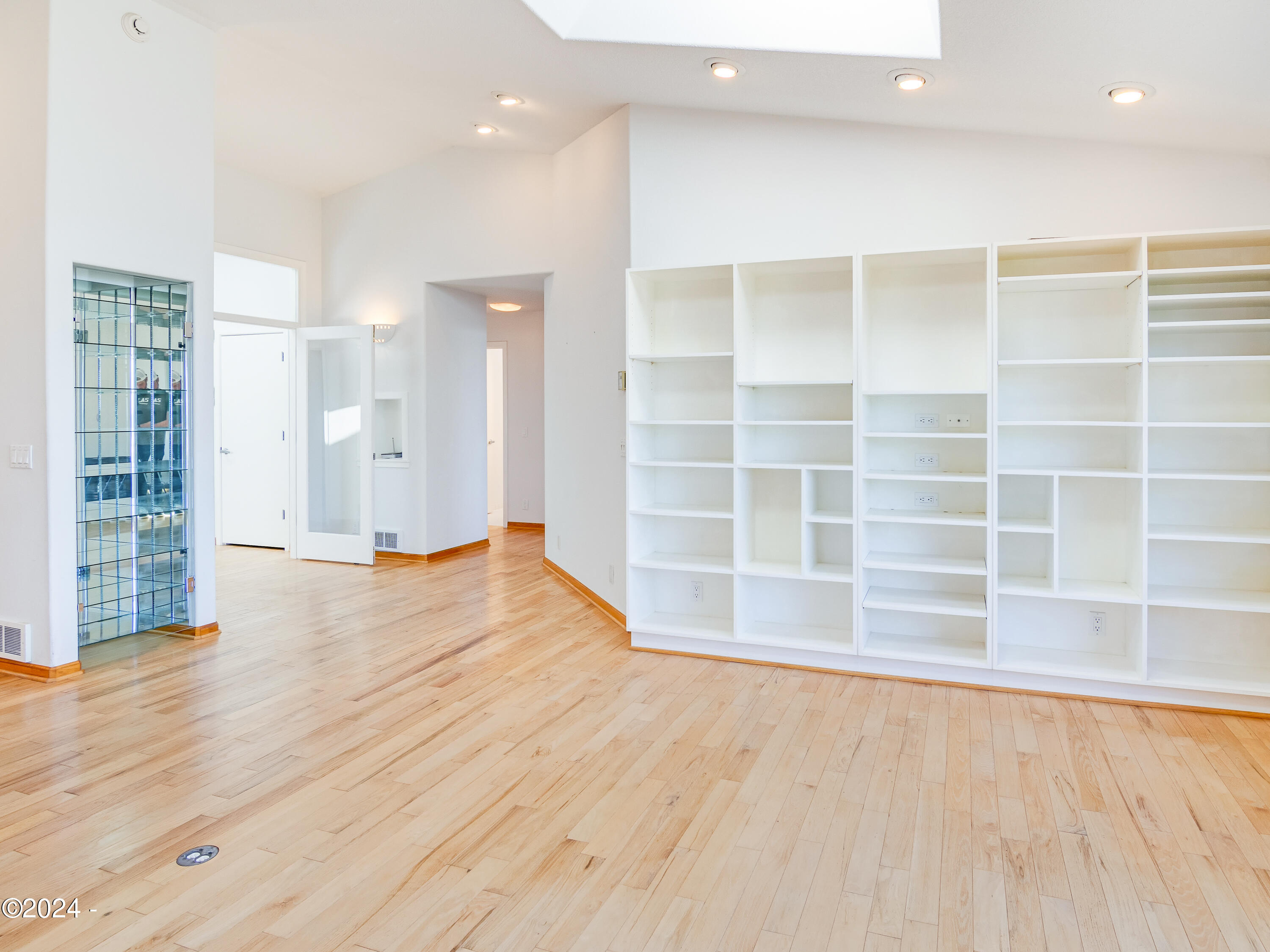 4377 NW Hidden Lake Loop