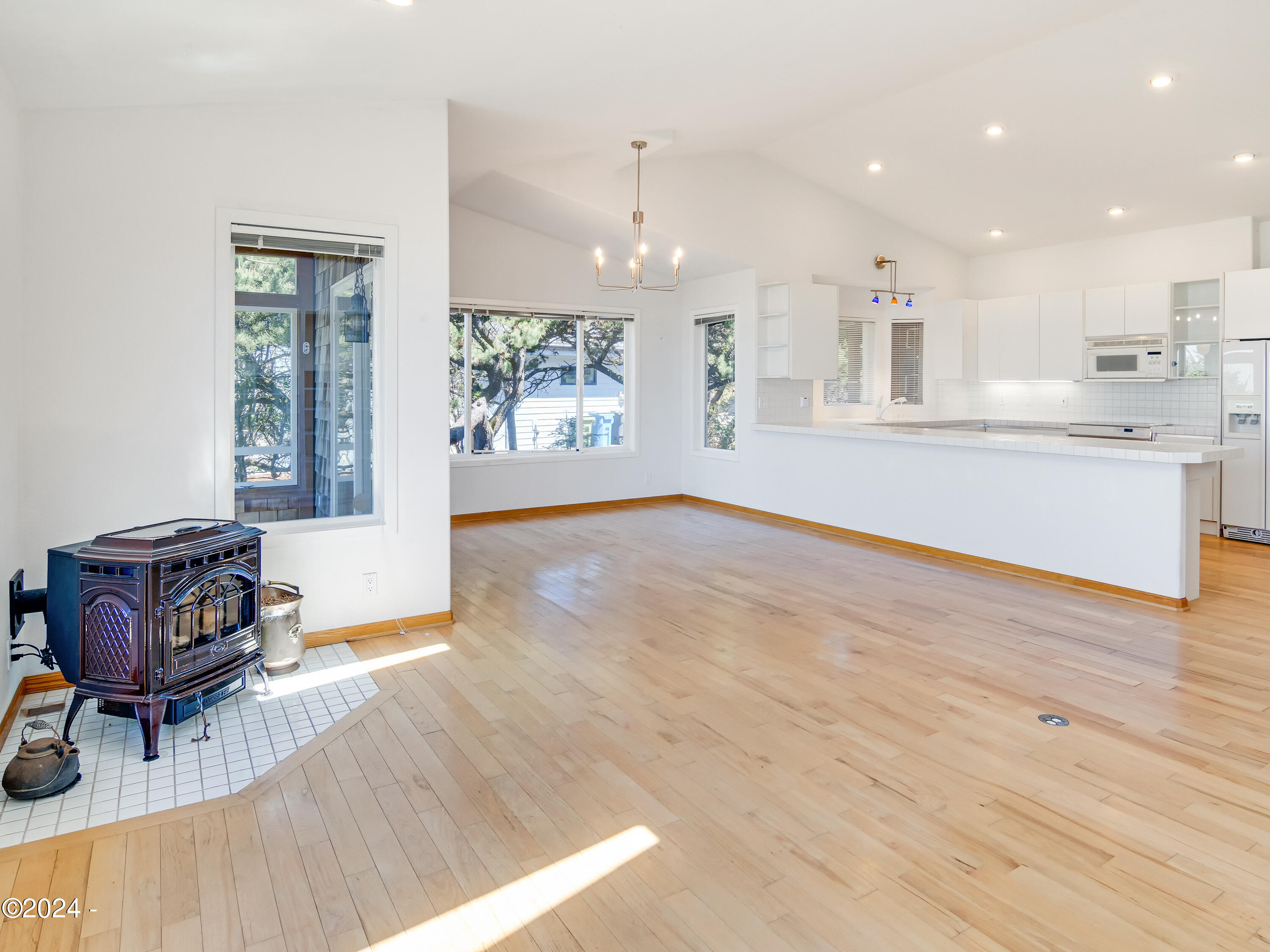 4377 NW Hidden Lake Loop