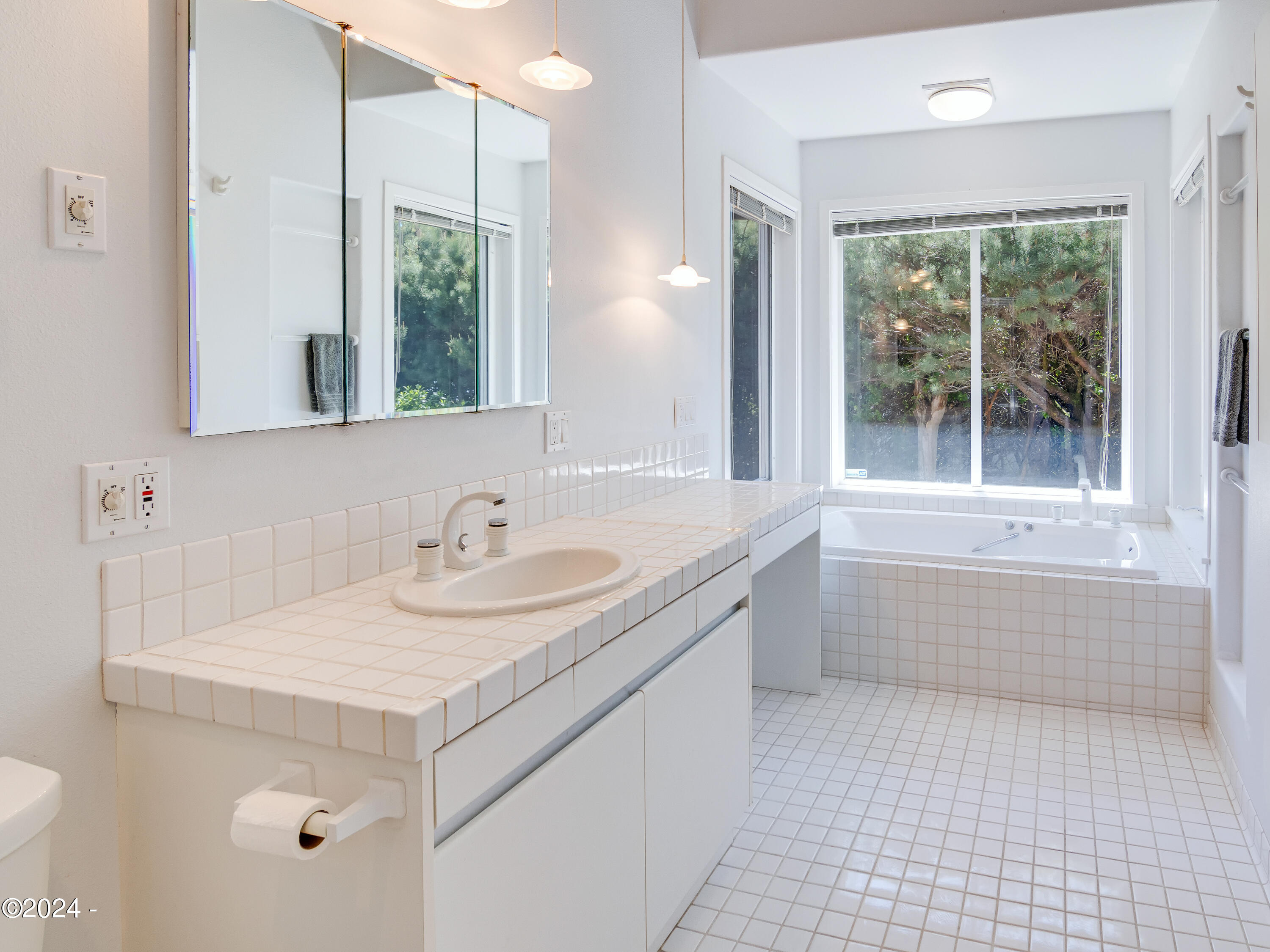 4377 NW Hidden Lake Loop