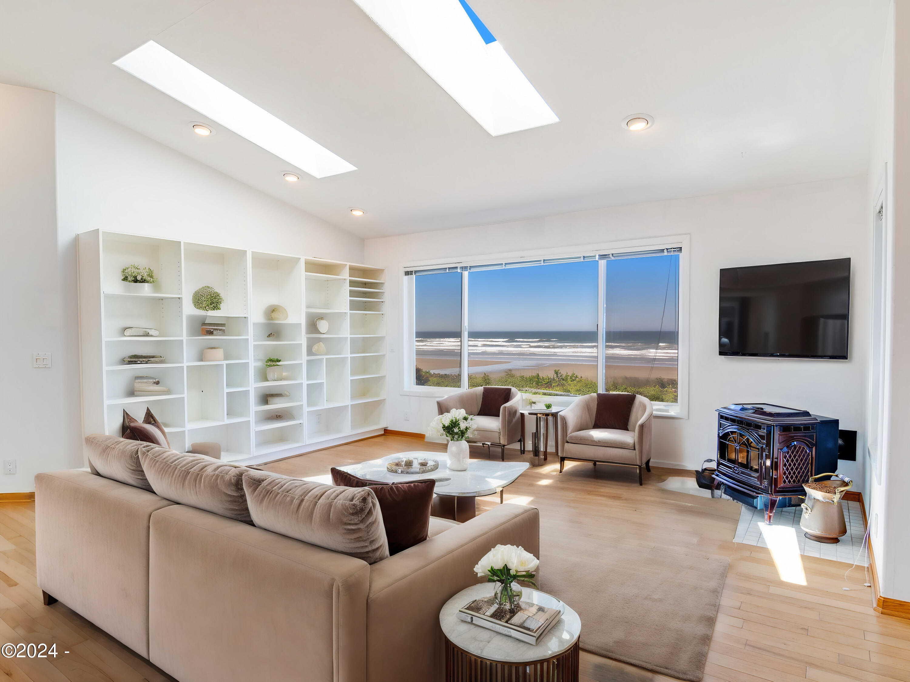 4377 NW Hidden Lake Loop