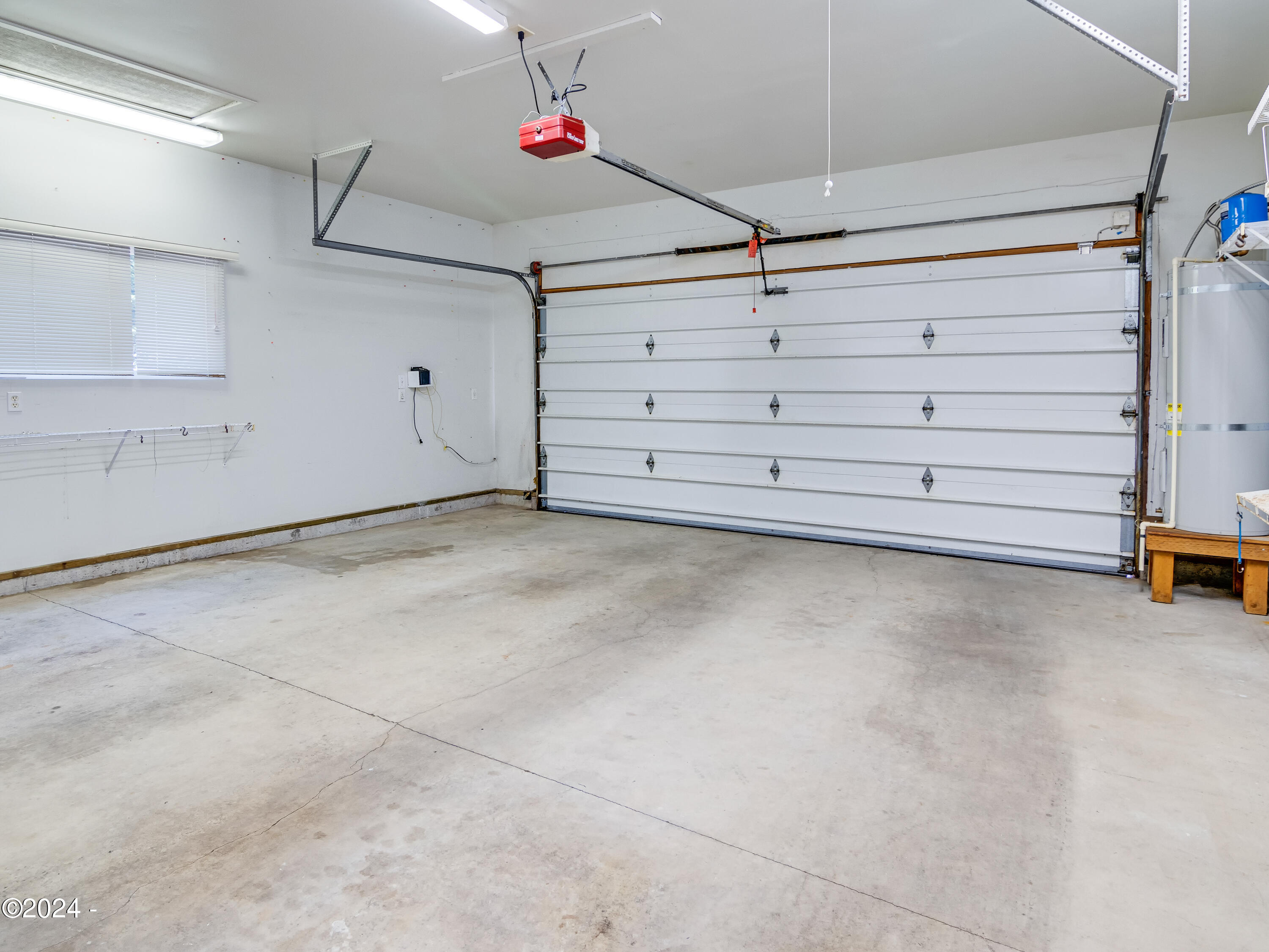 4377 NW Hidden Lake Loop