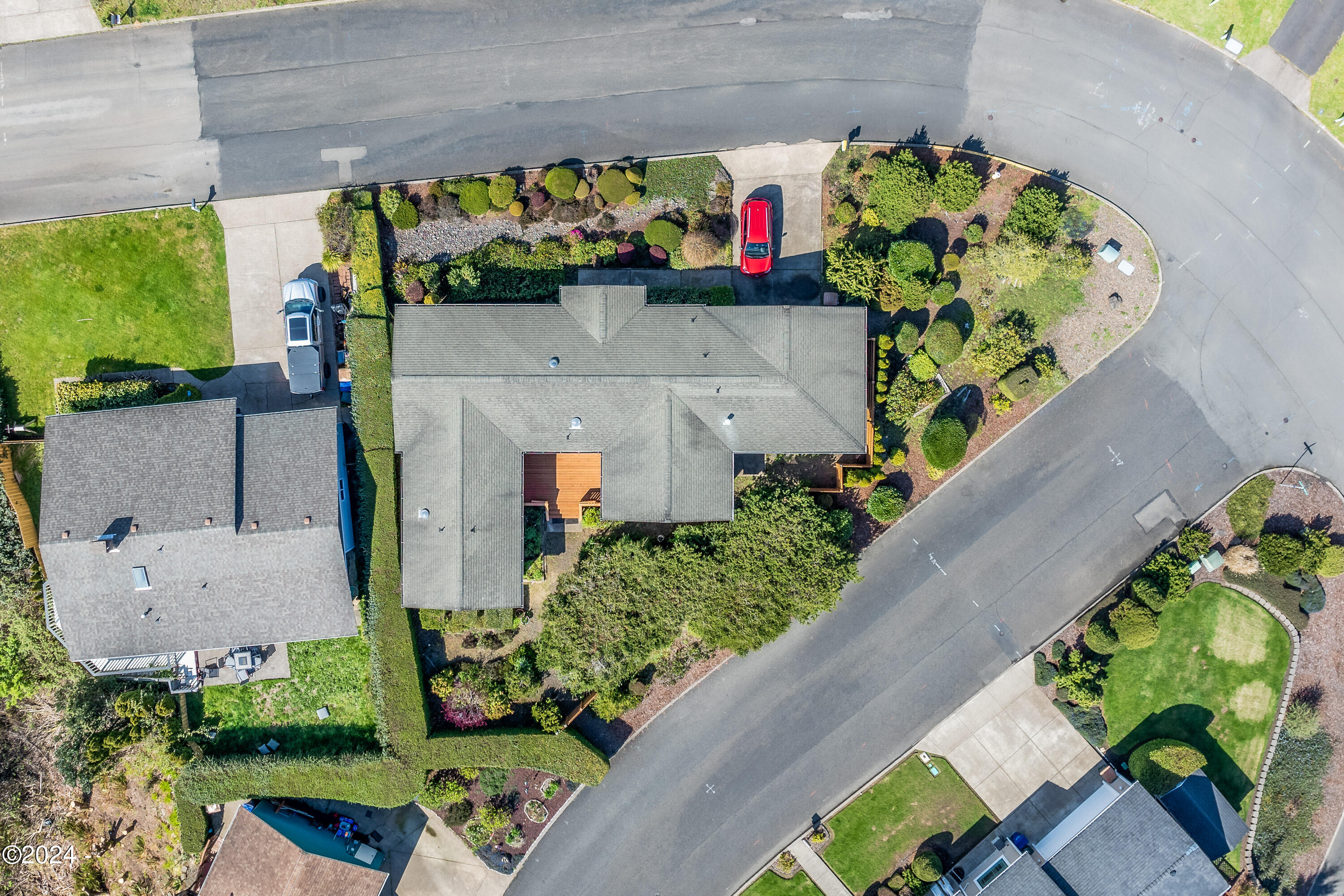 1135 NE Lakewood Drive