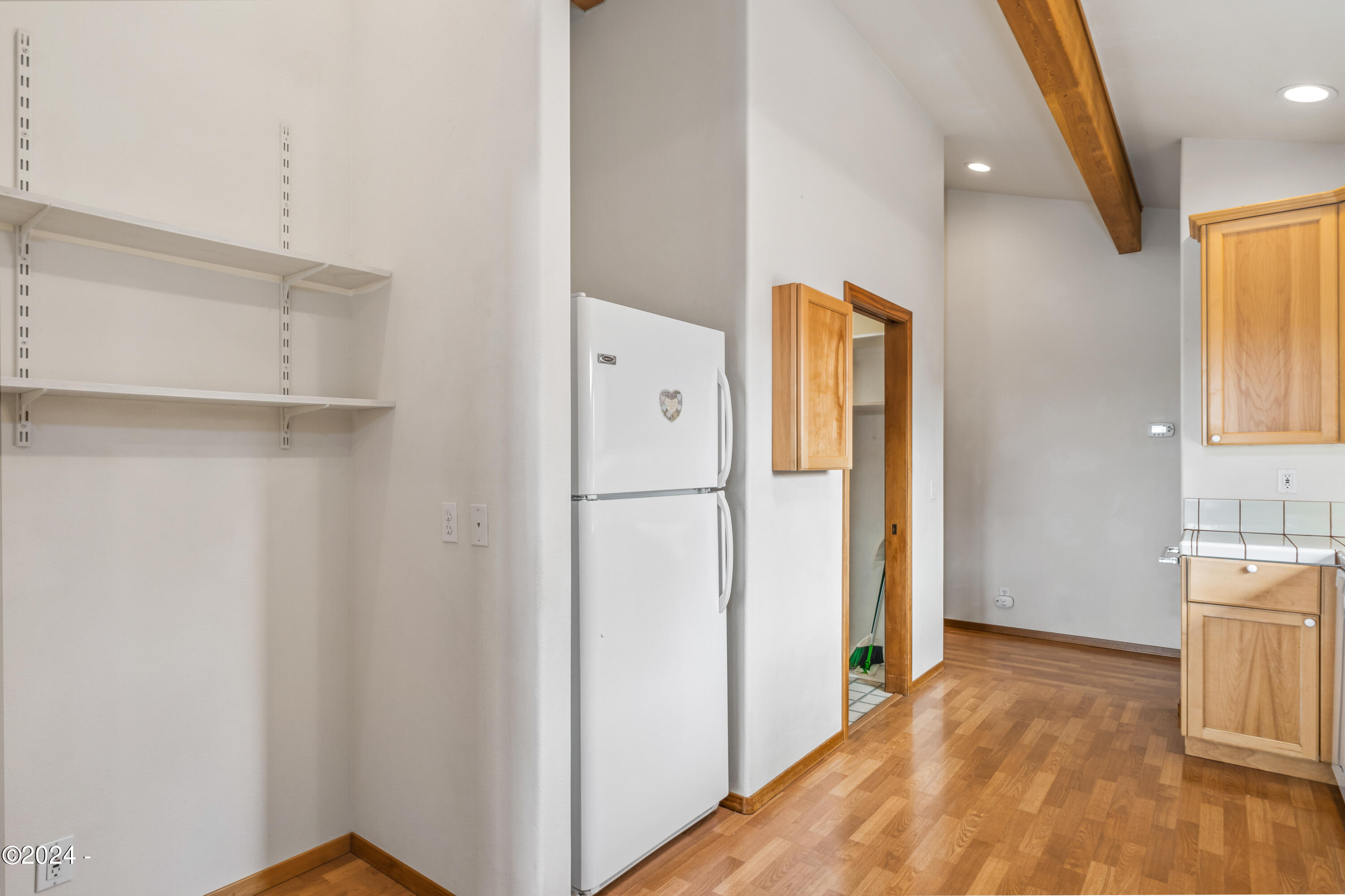 1135 NE Lakewood Drive