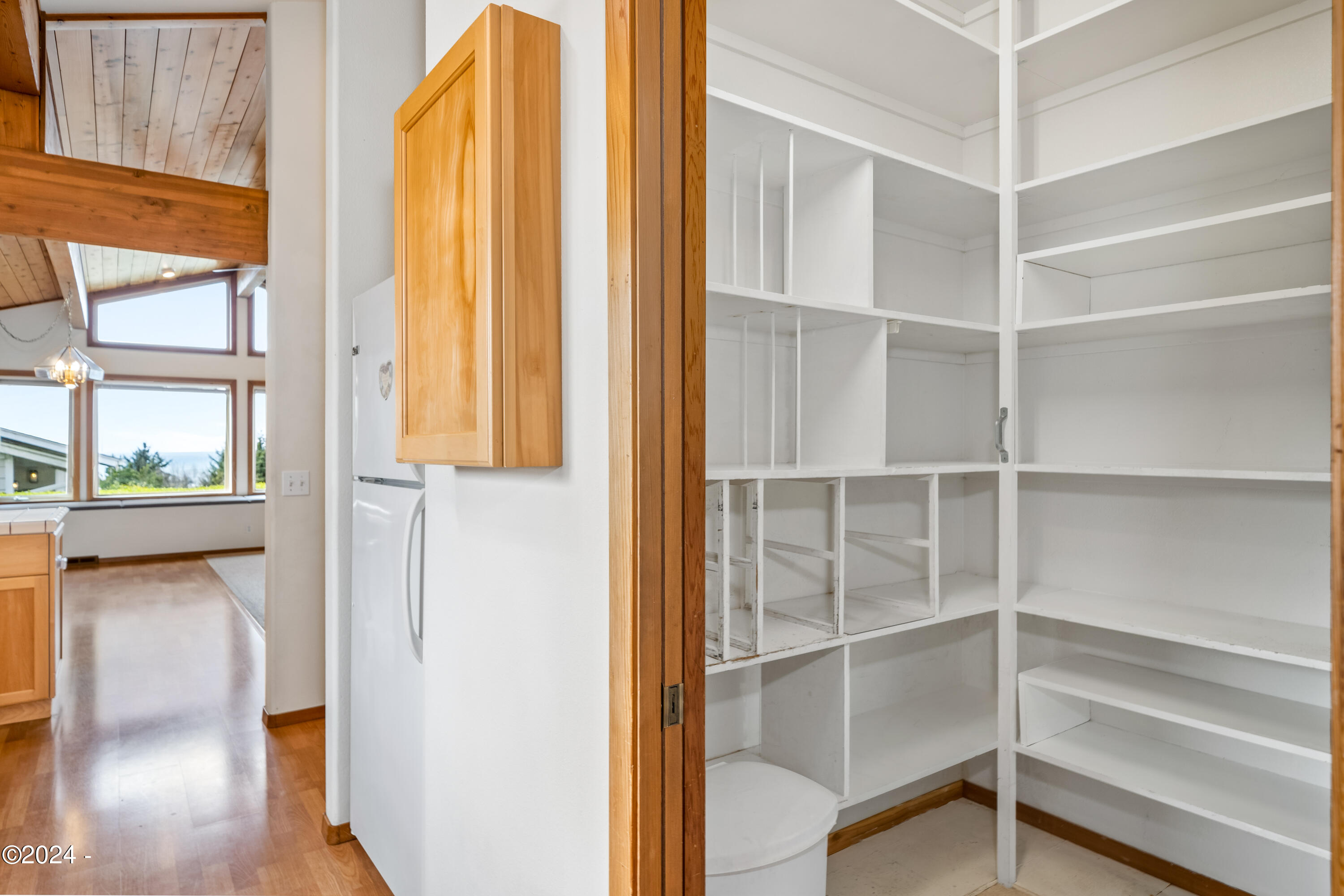 1135 NE Lakewood Drive