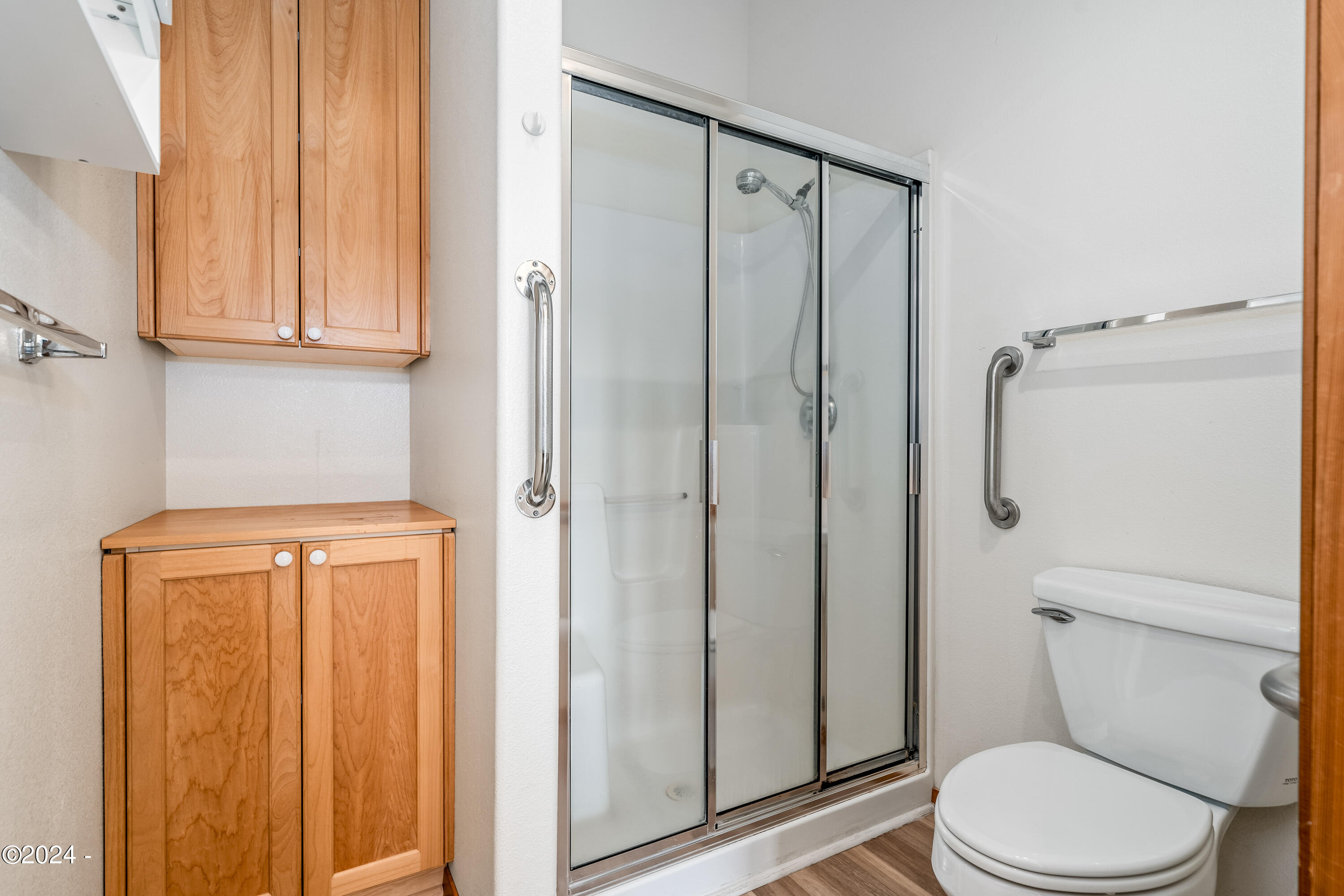 1135 NE Lakewood Drive