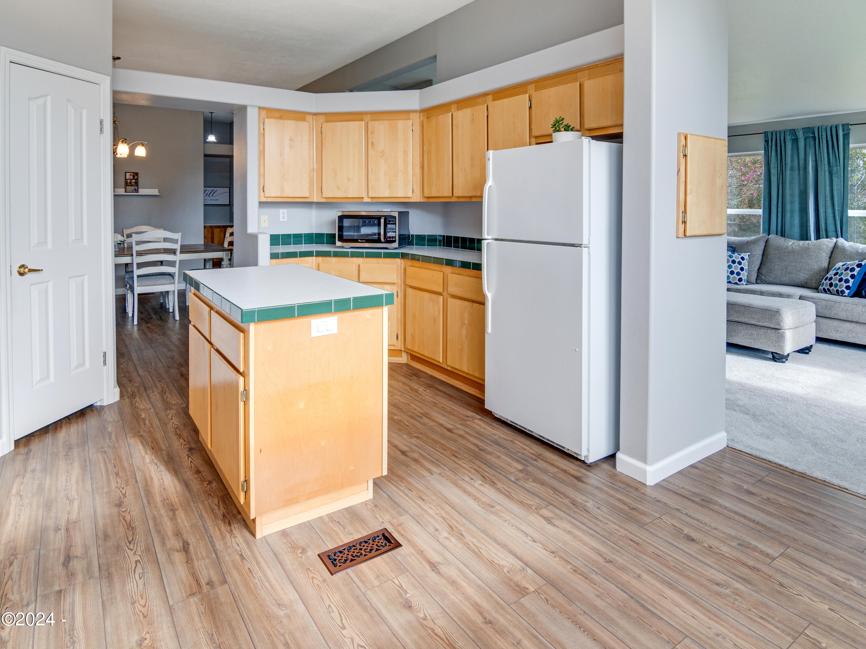 1112 NE Fogarty Street