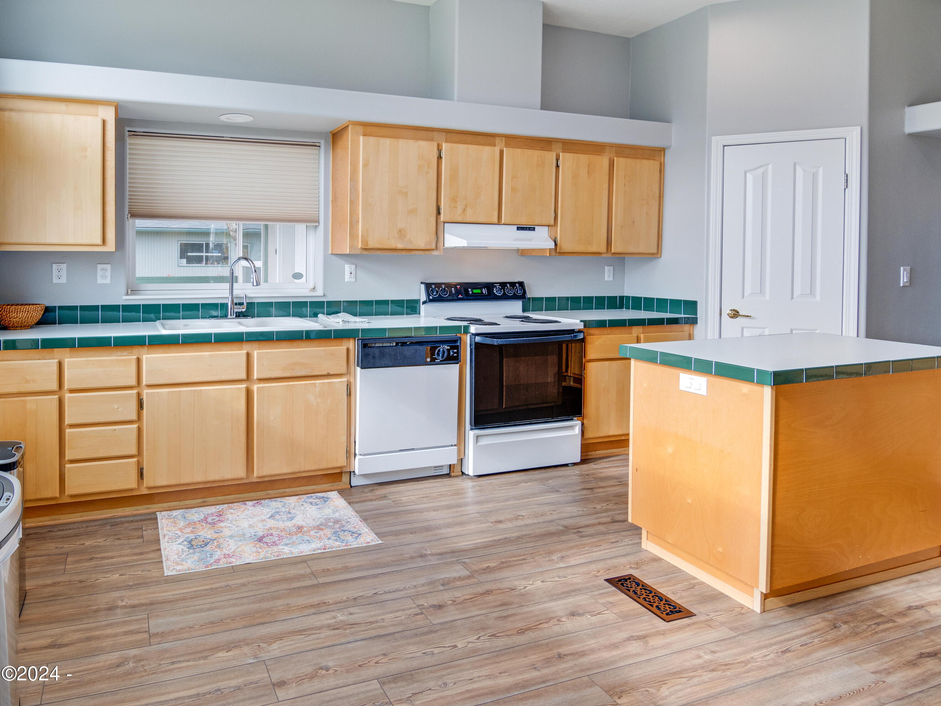 1112 NE Fogarty Street