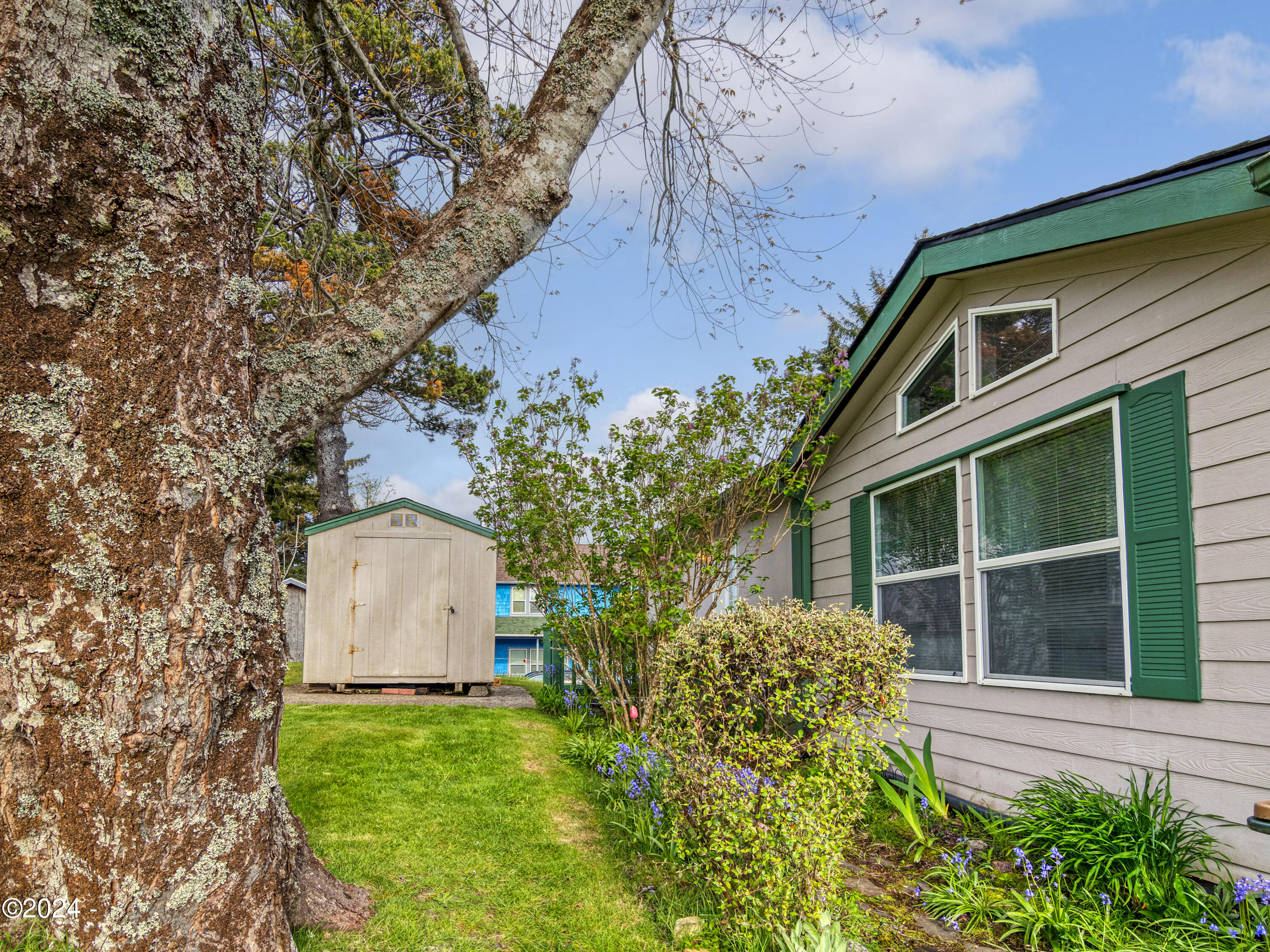 1112 NE Fogarty Street