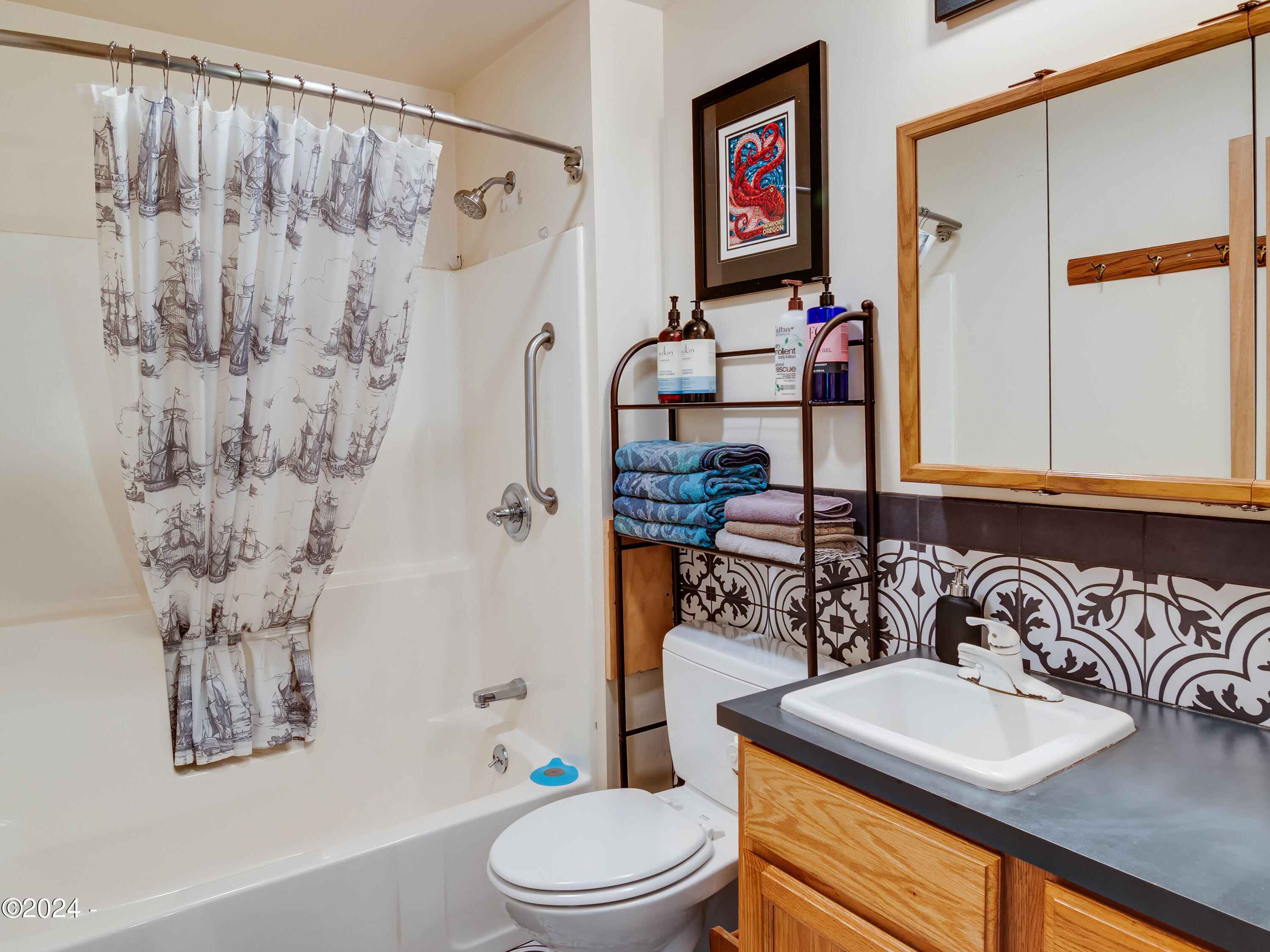 550 NE California Street