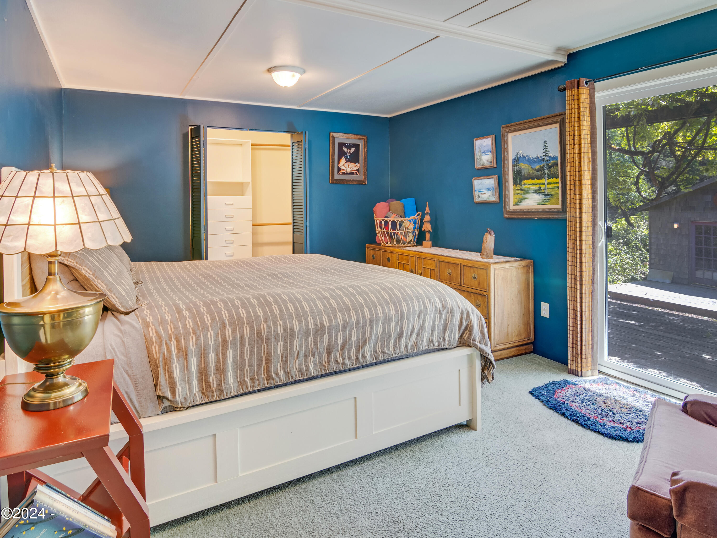 550 NE California Street