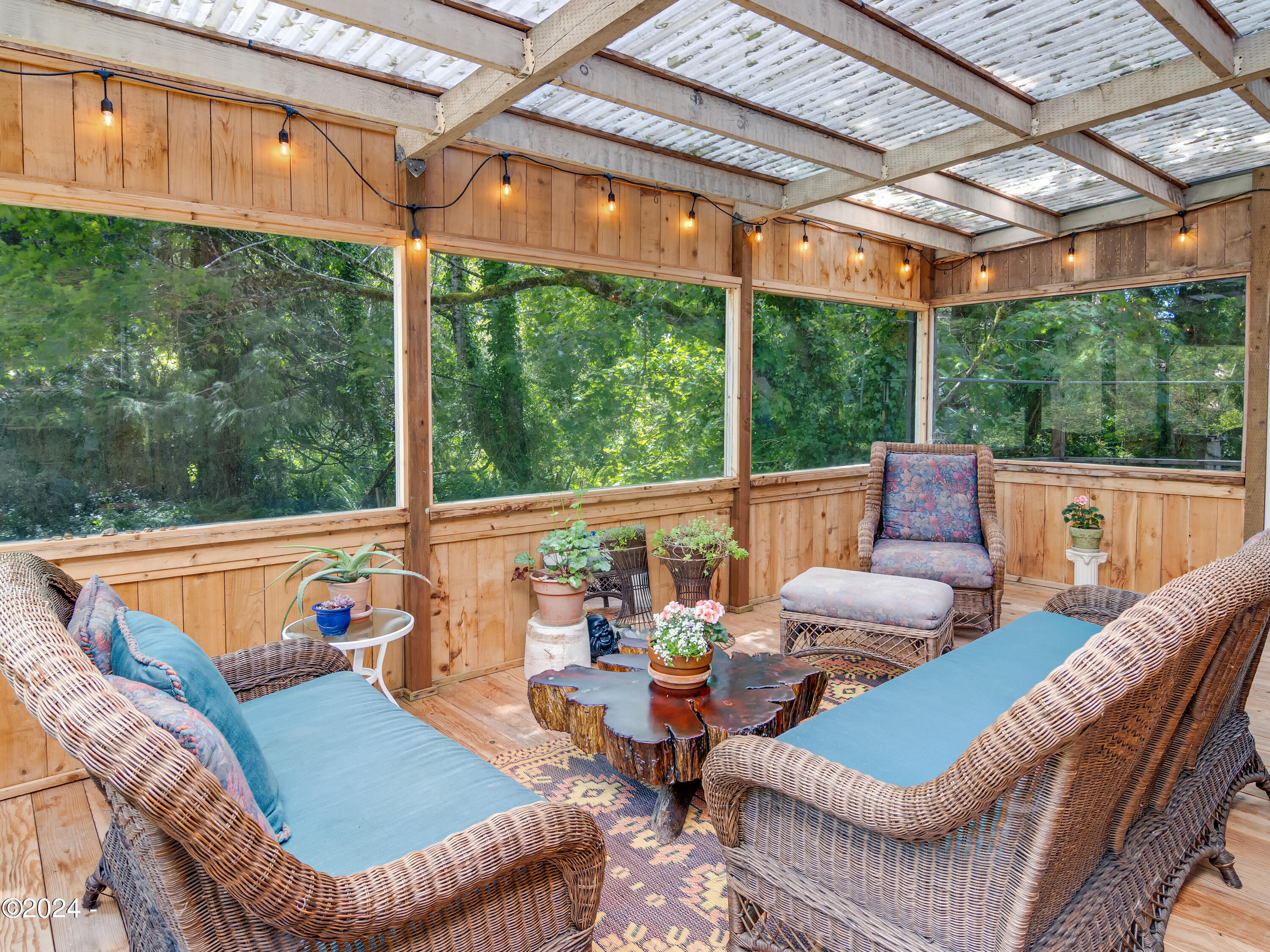 550 NE California Street