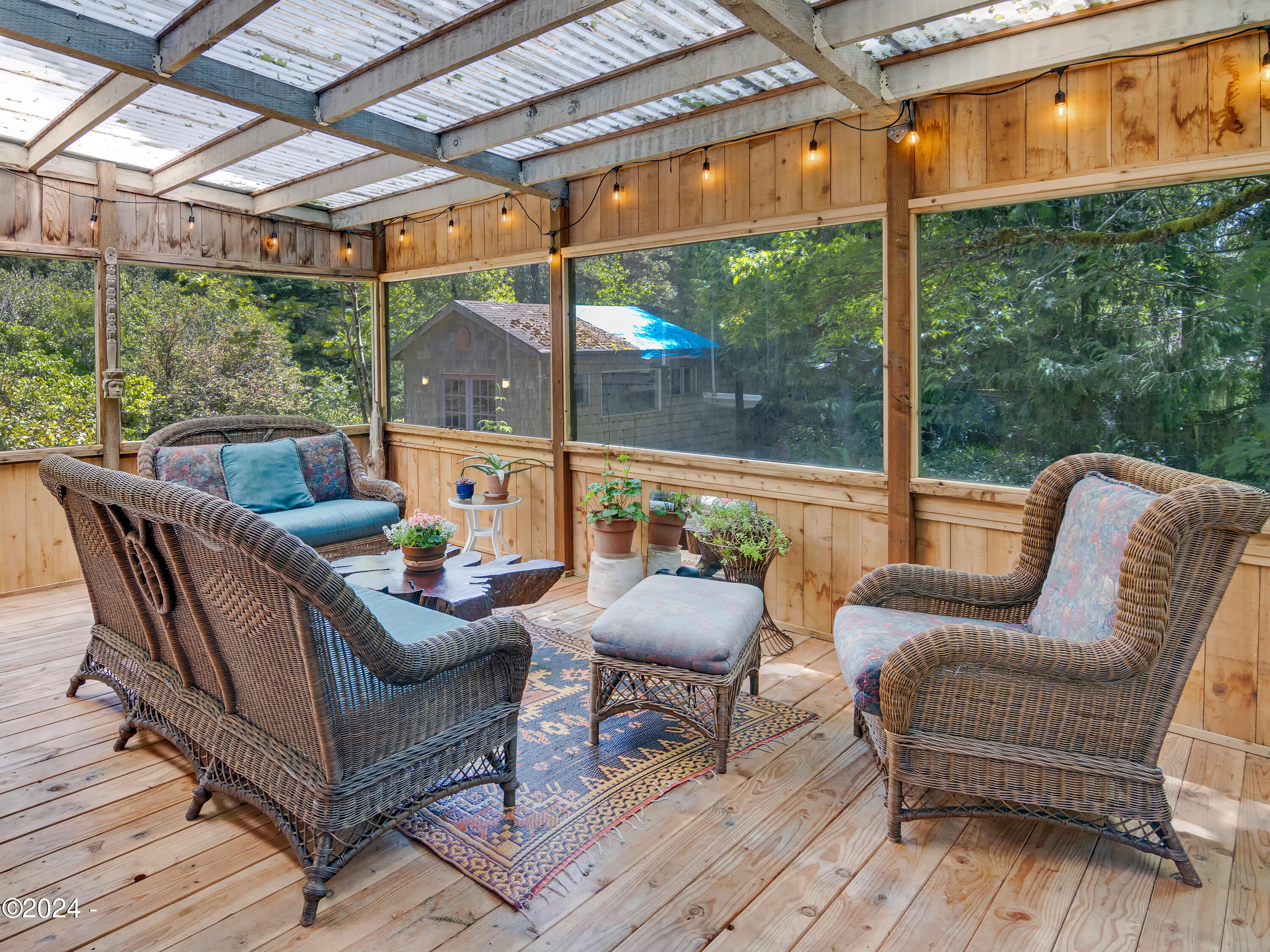 550 NE California Street