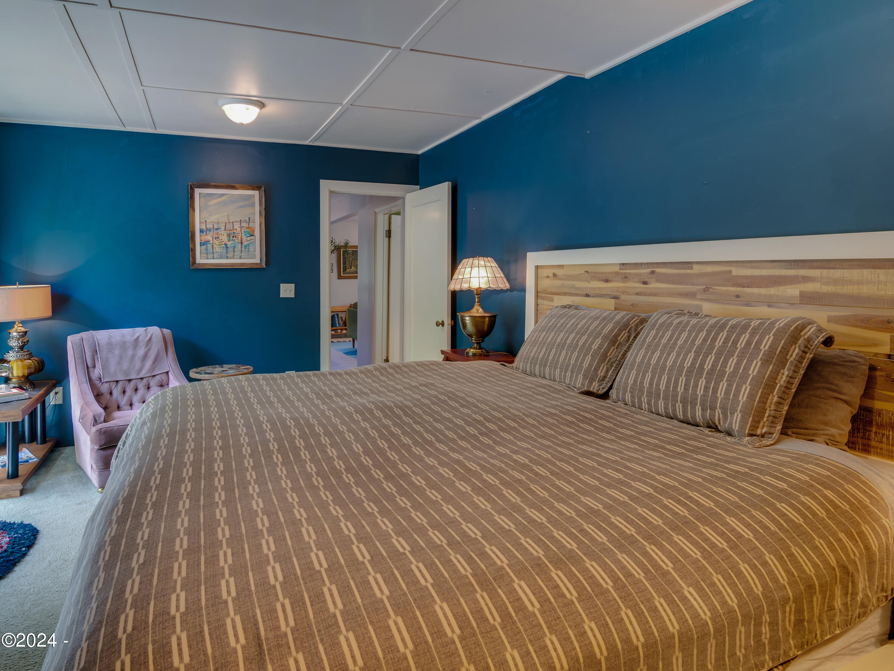 550 NE California Street