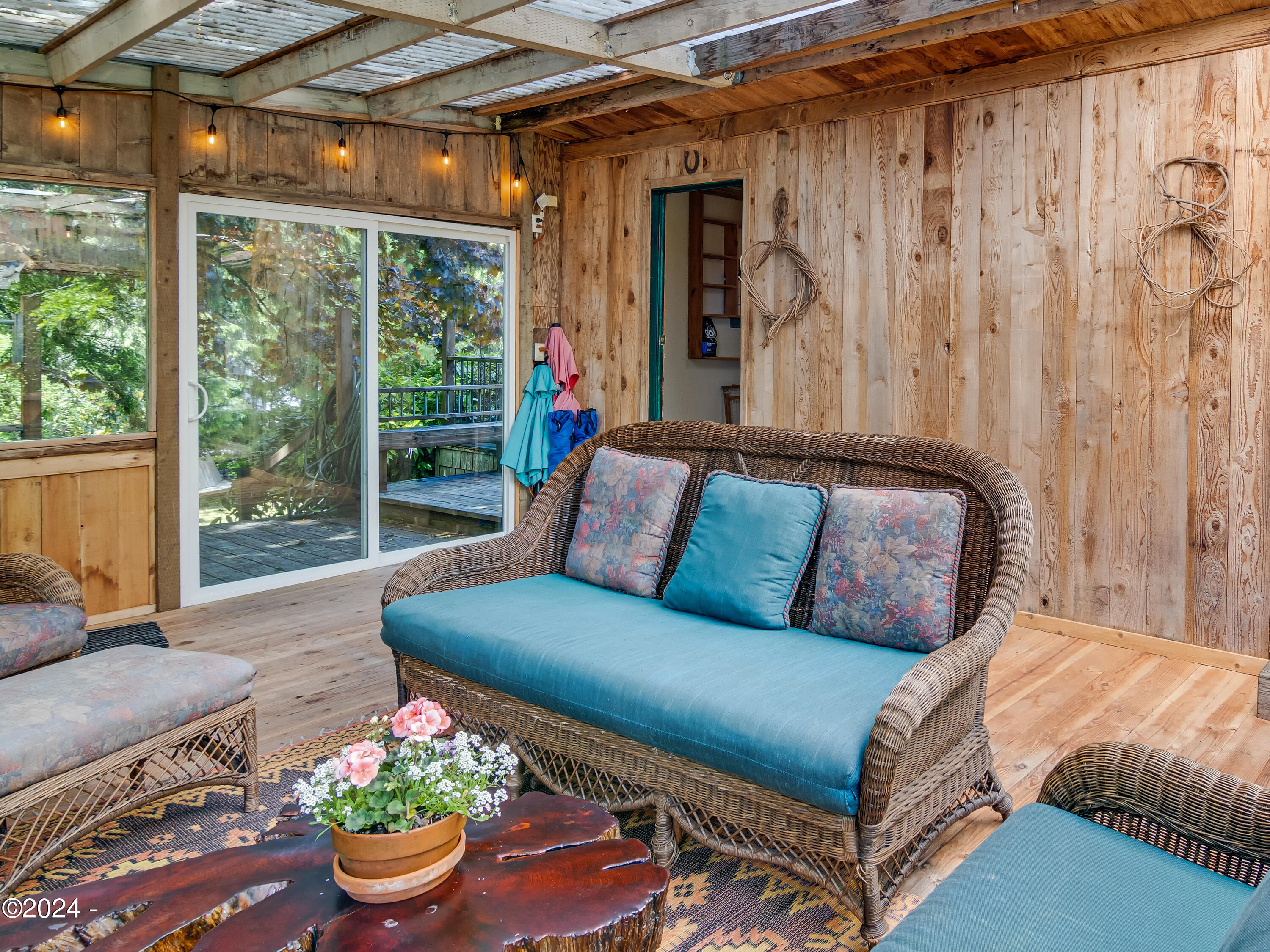 550 NE California Street