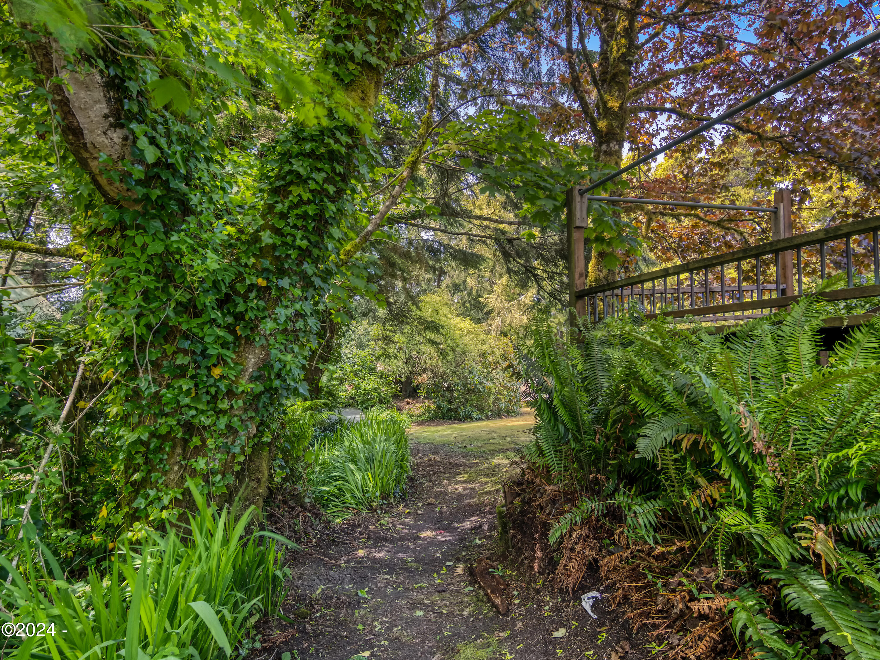 550 NE California Street