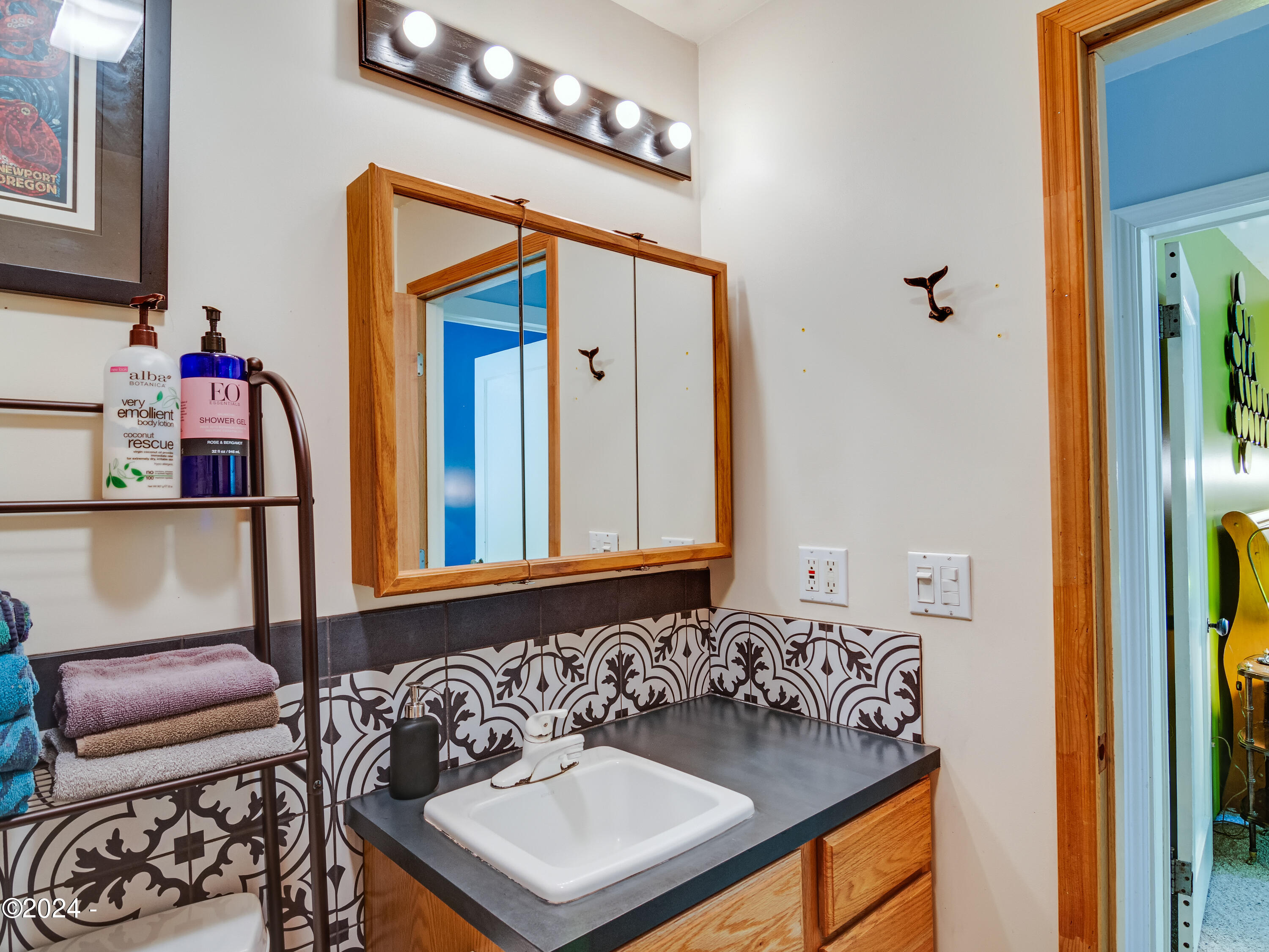 550 NE California Street