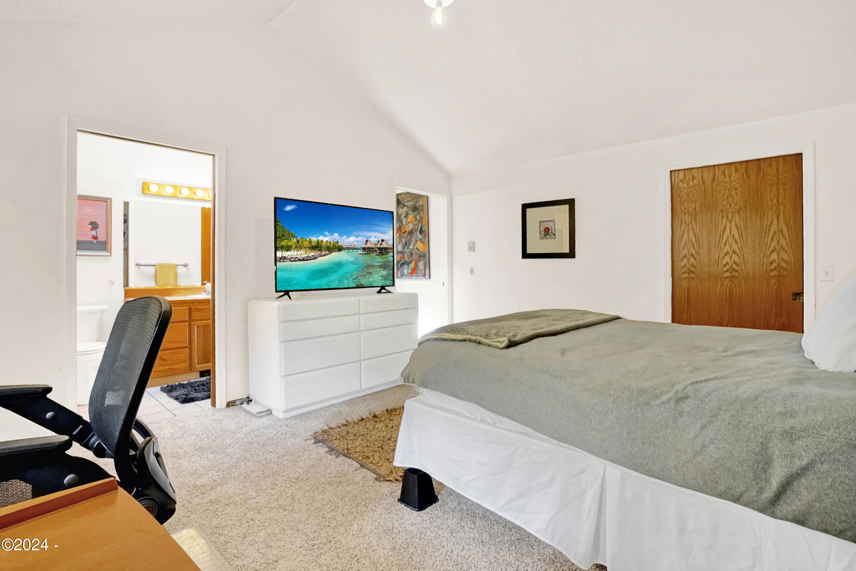 1713 NW Bayshore Drive