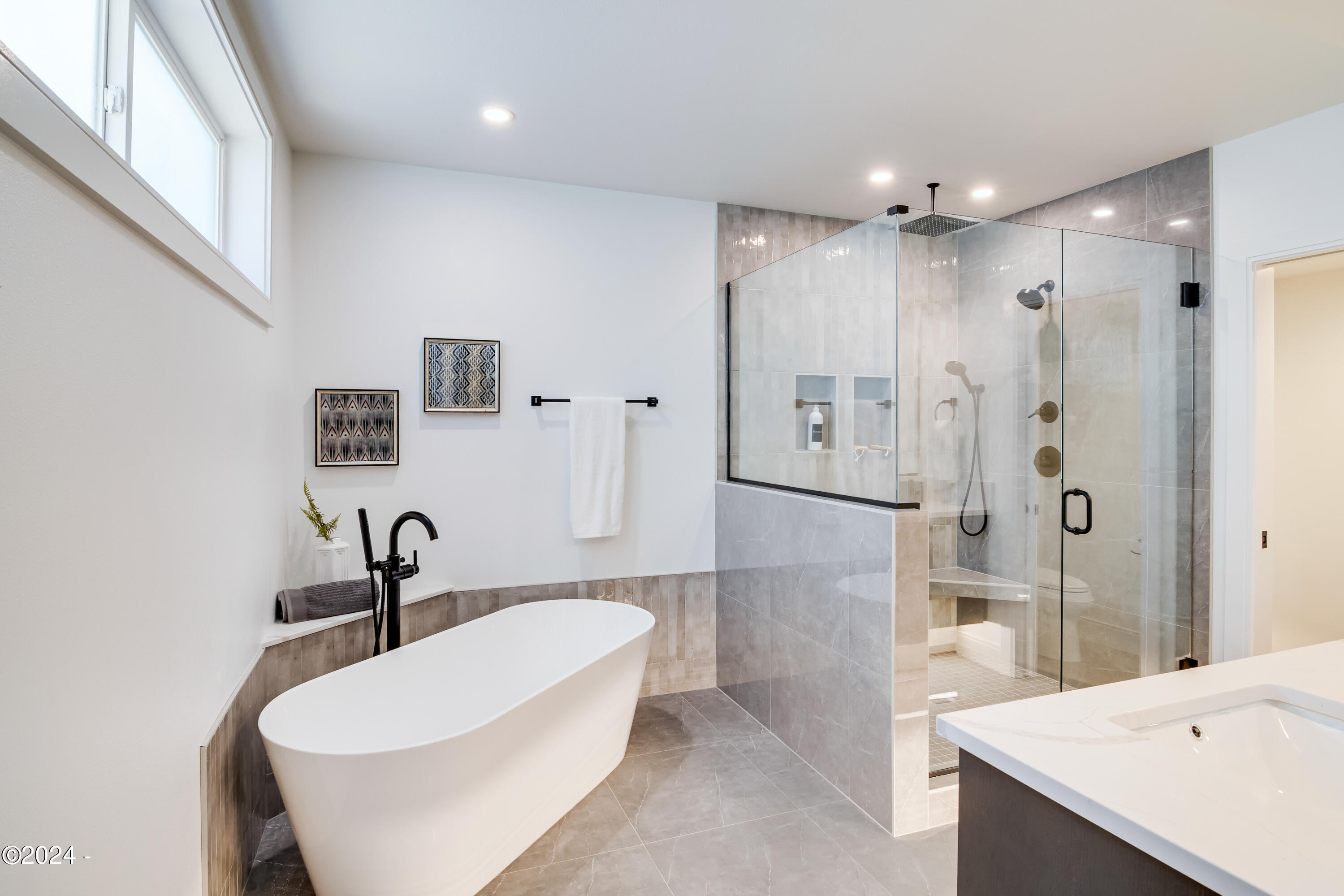 1515 NW Spring Street