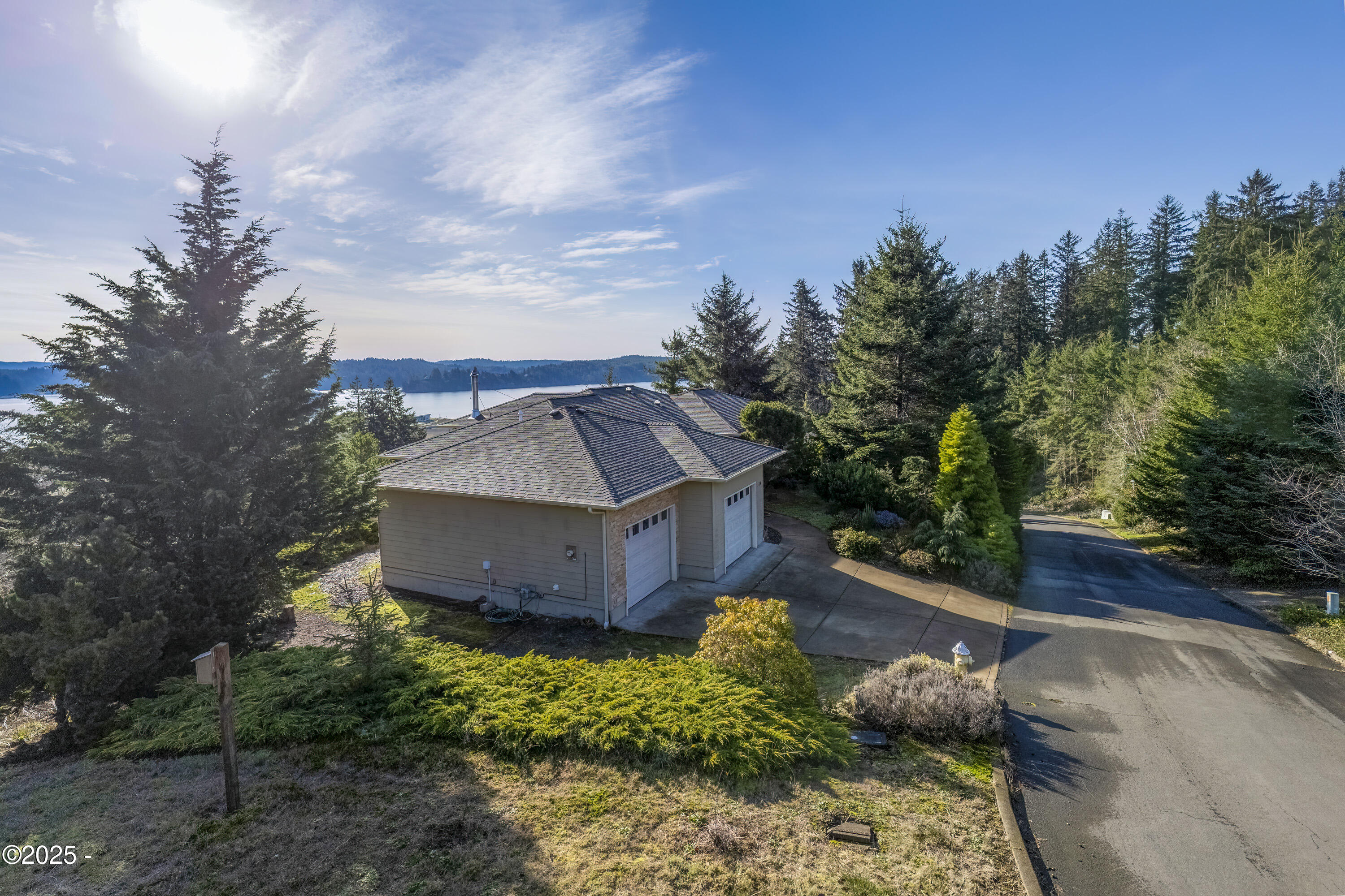 584 SE Running Springs Street