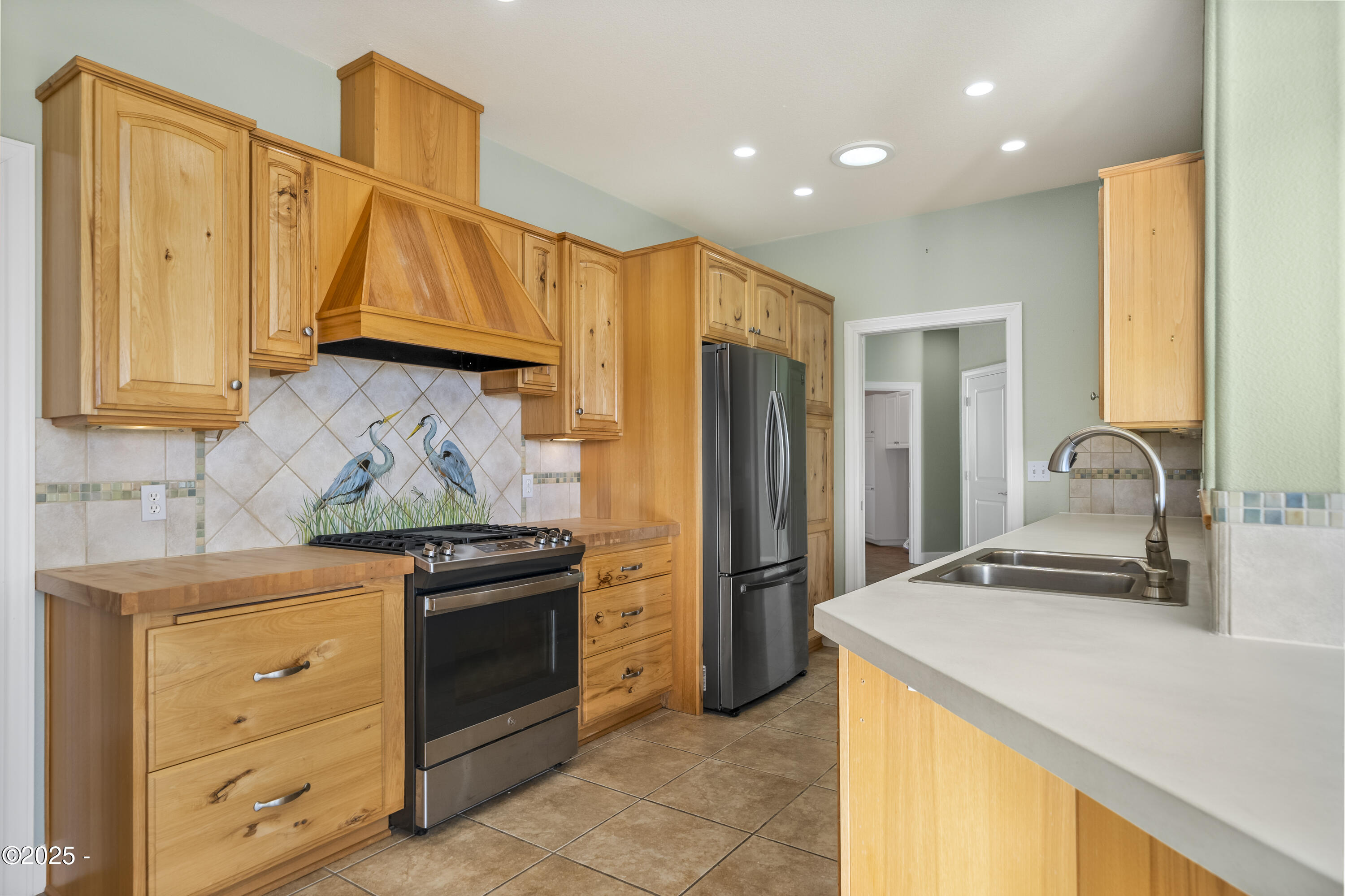 584 SE Running Springs Street