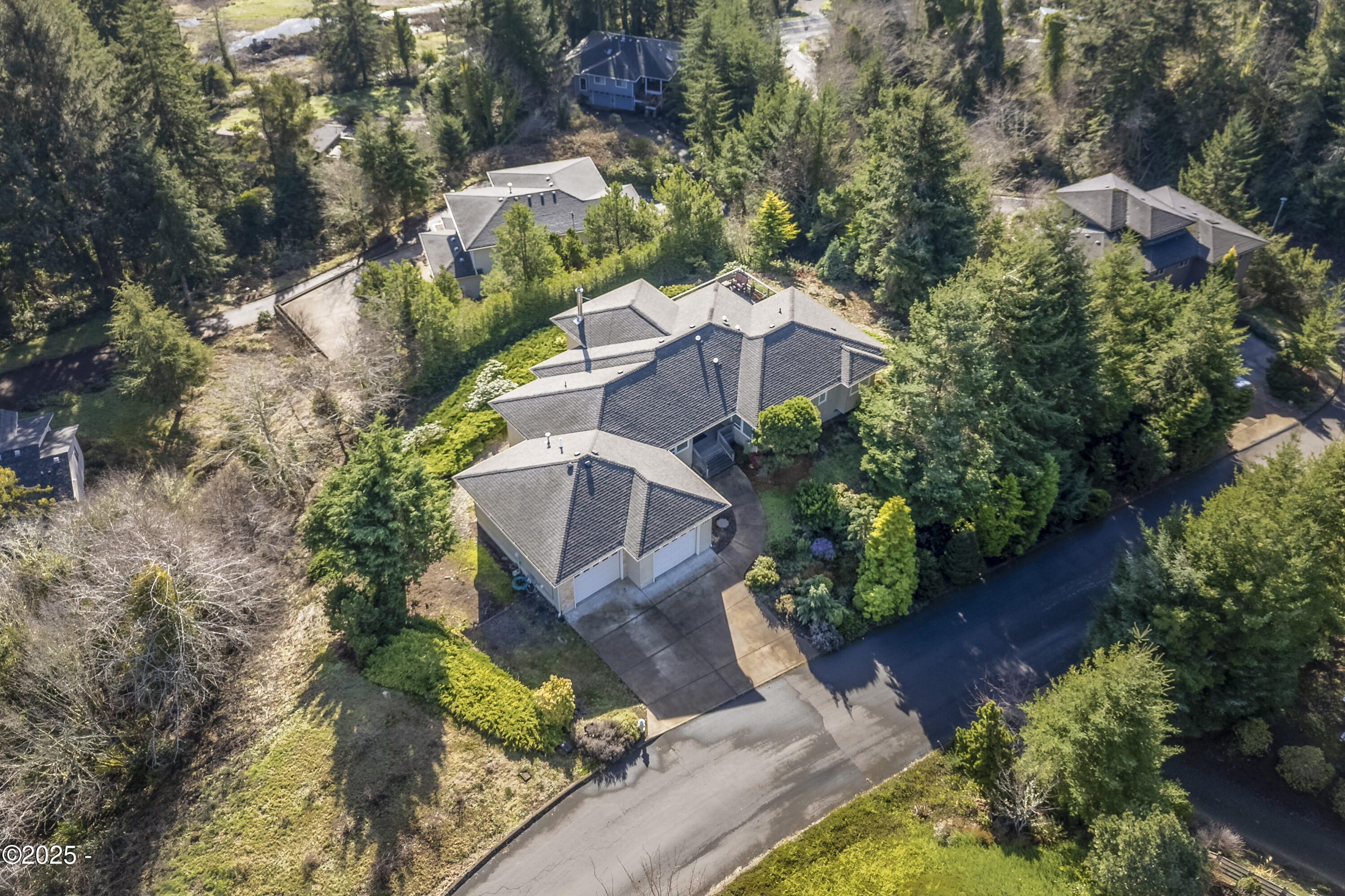 584 SE Running Springs Street