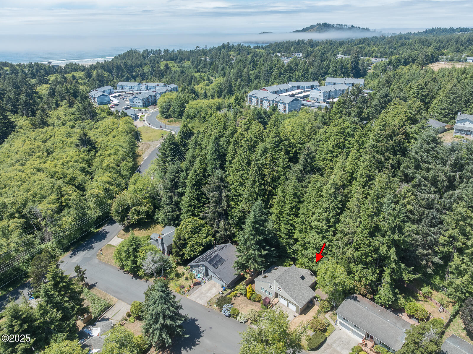 901 NE Lakewood Drive