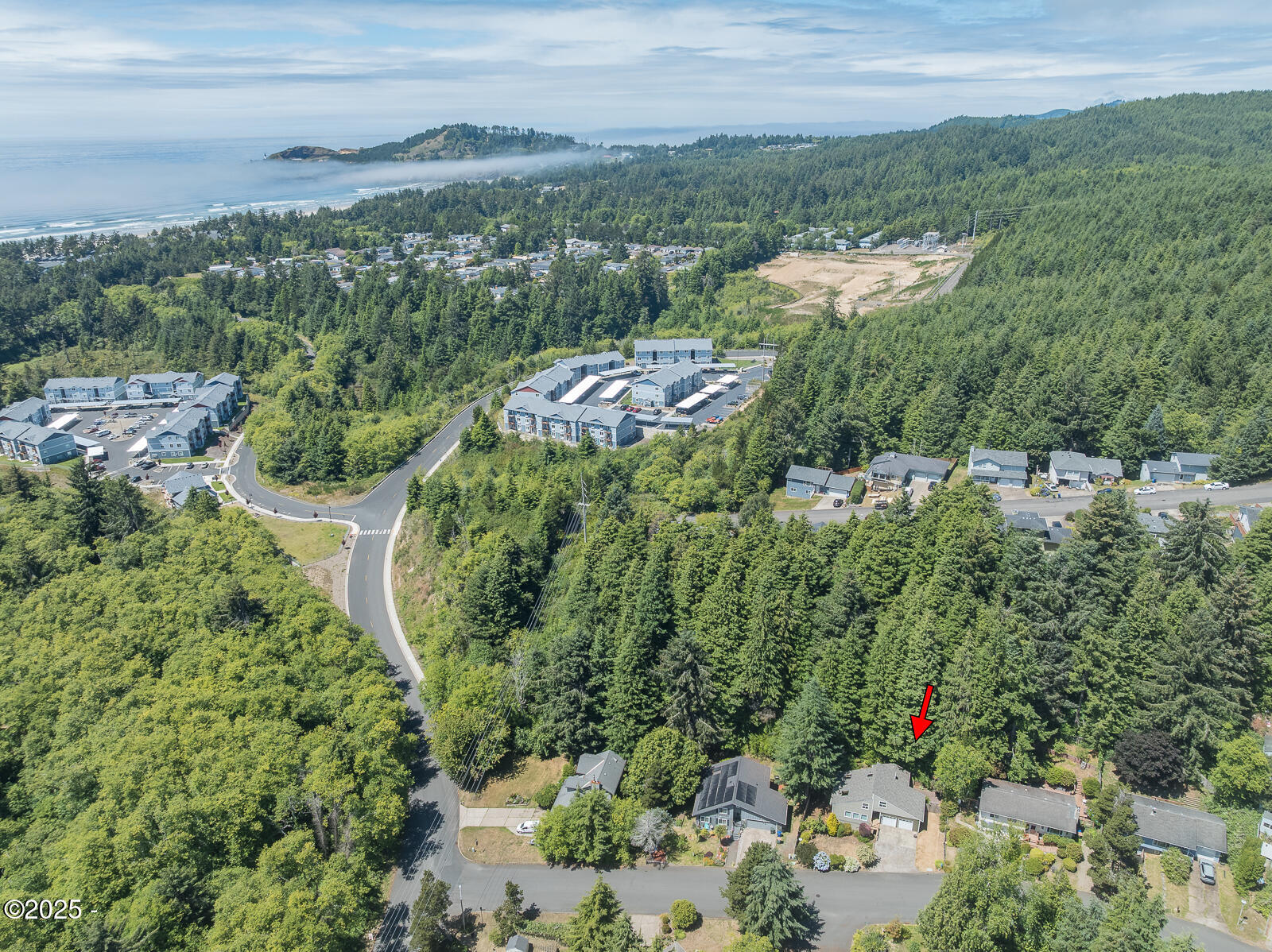 901 NE Lakewood Drive