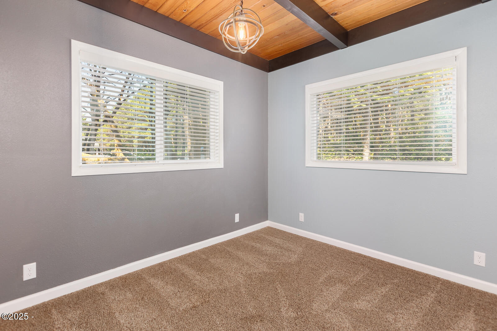 1115 SW Whitecap Drive