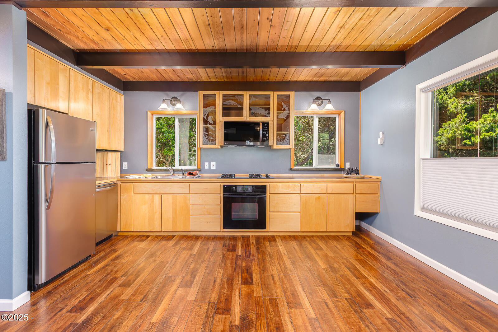 1115 SW Whitecap Drive