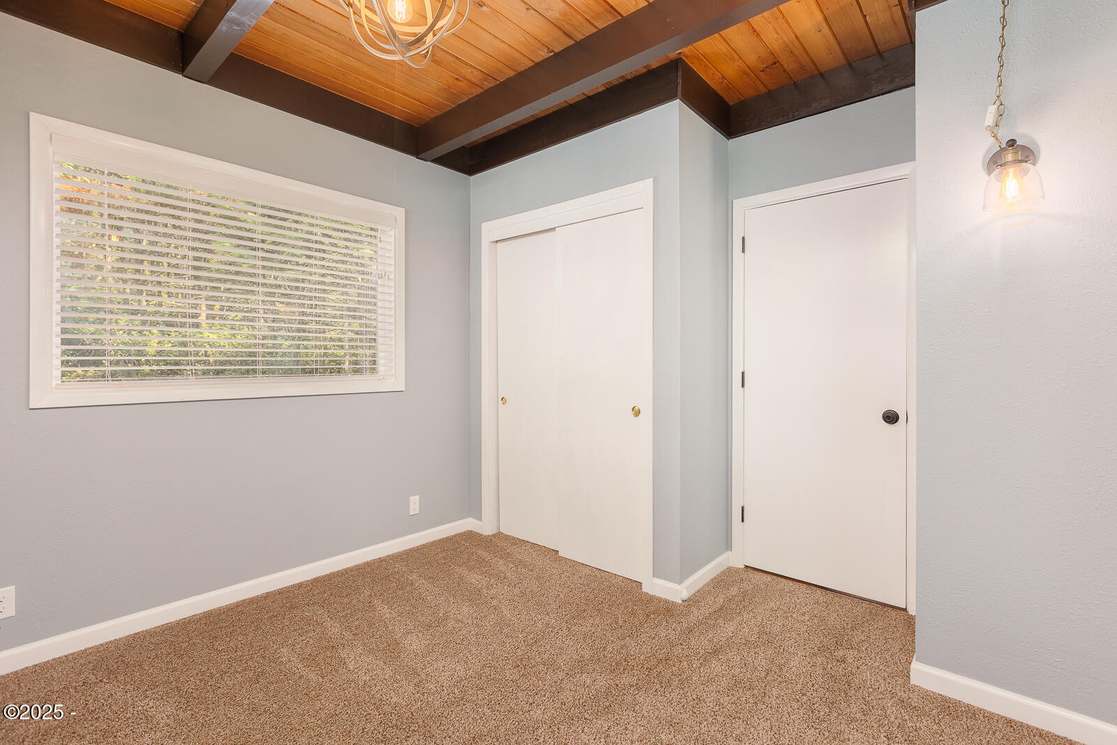 1115 SW Whitecap Drive