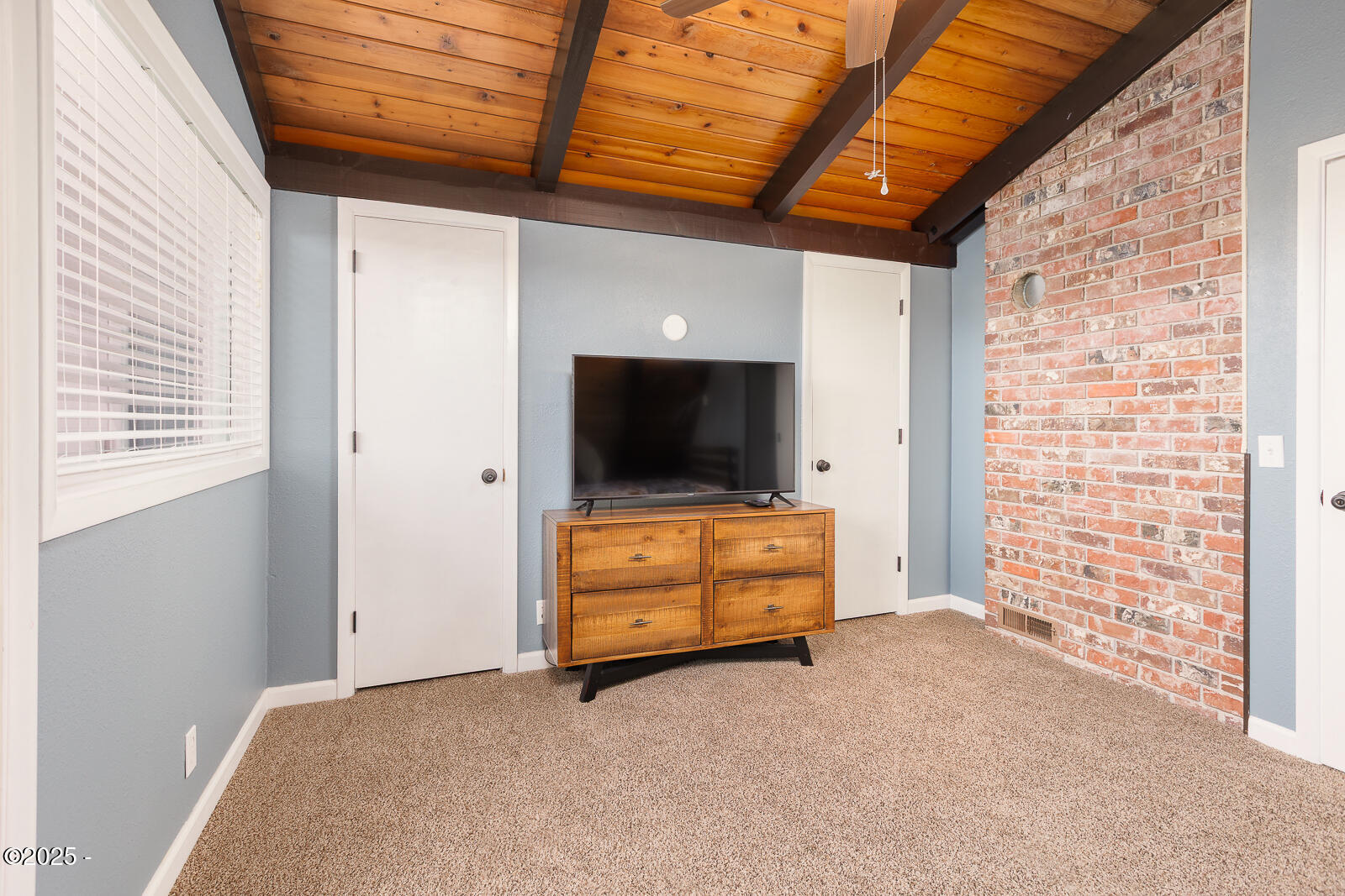 1115 SW Whitecap Drive