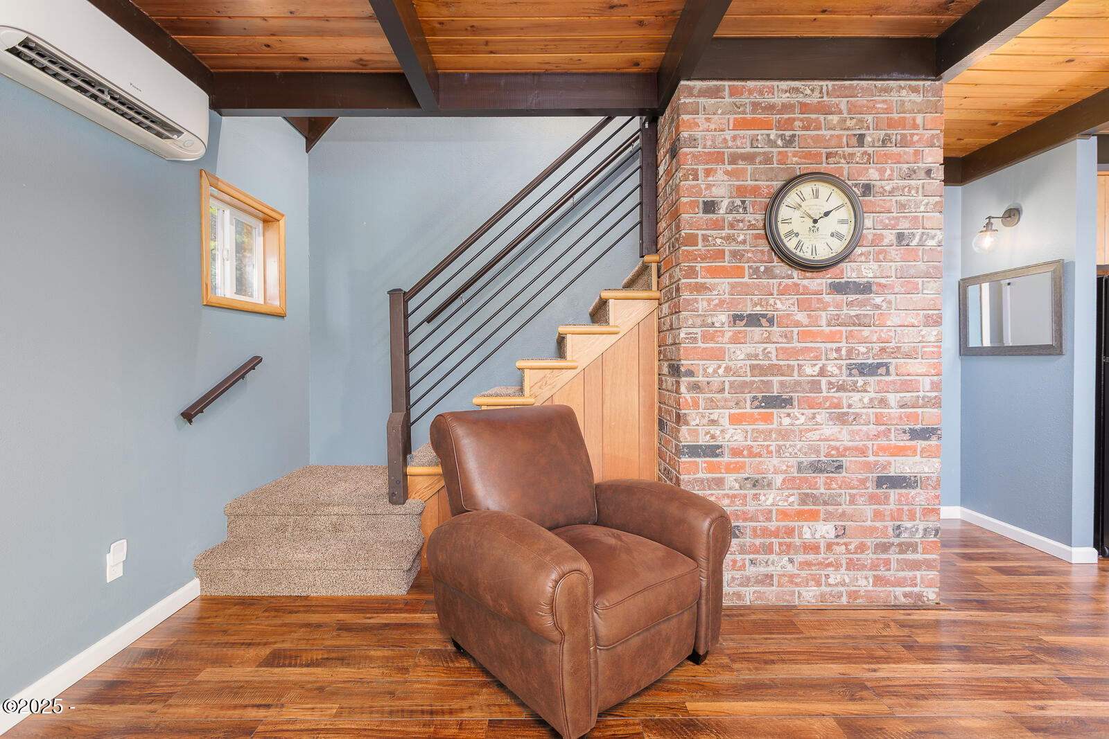 1115 SW Whitecap Drive