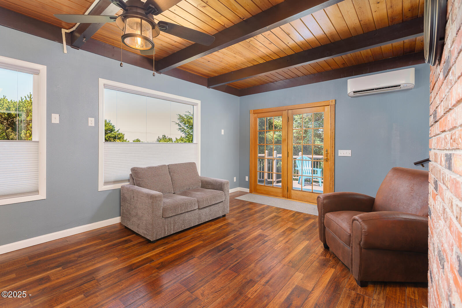 1115 SW Whitecap Drive