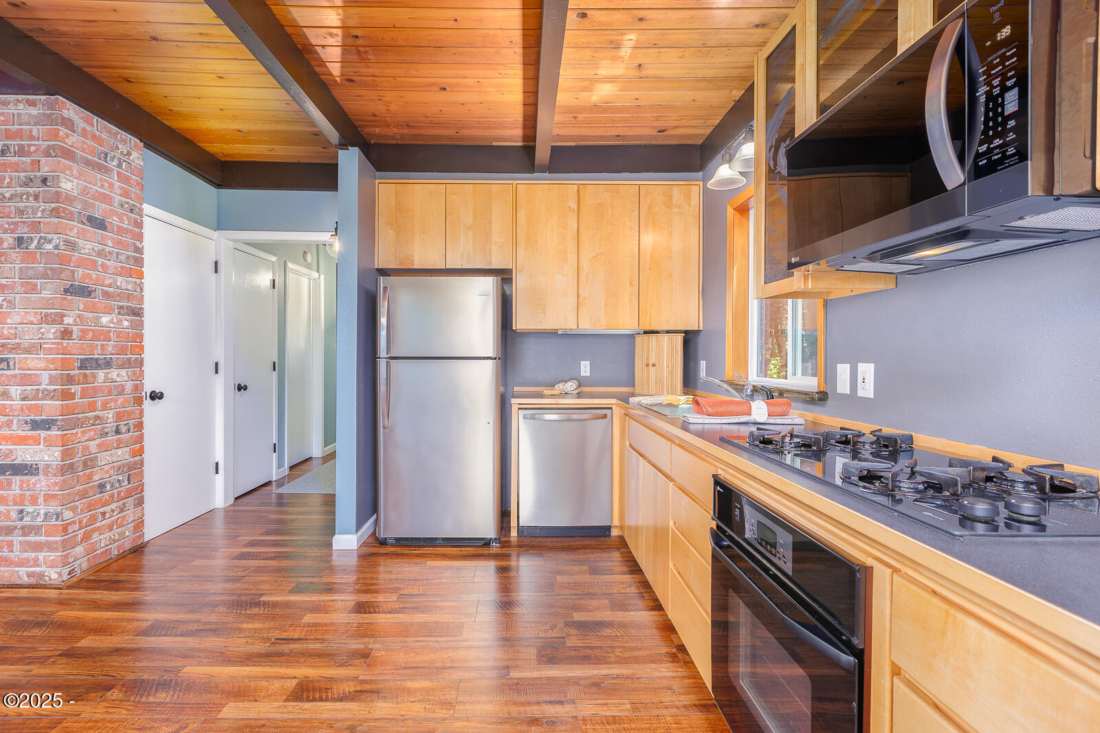 1115 SW Whitecap Drive