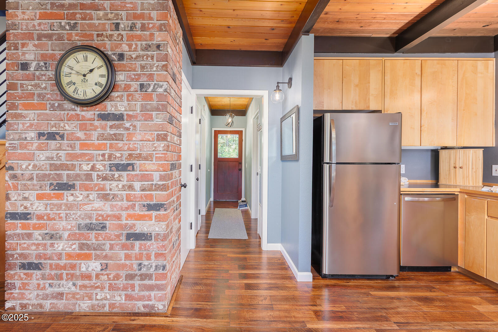 1115 SW Whitecap Drive