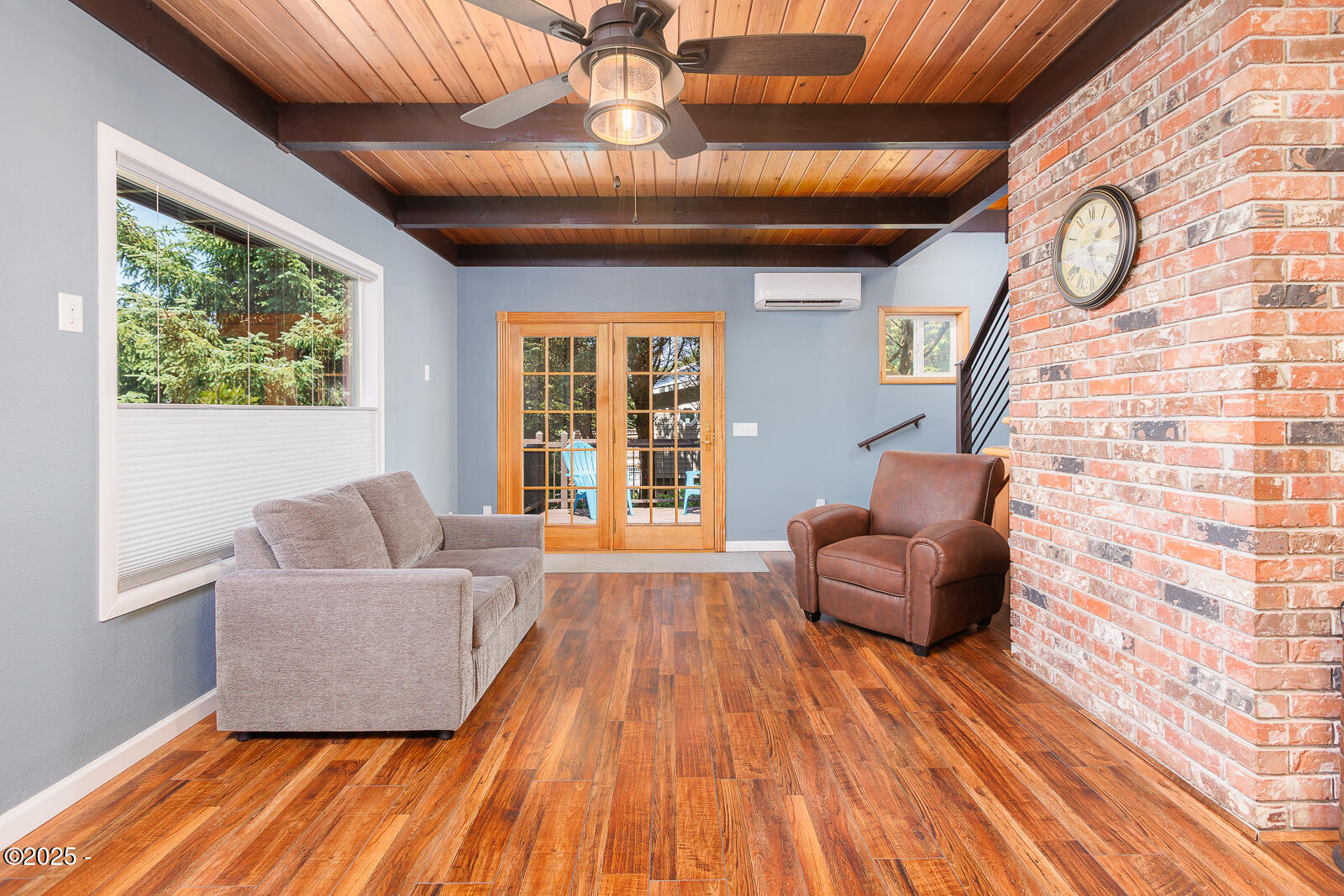 1115 SW Whitecap Drive