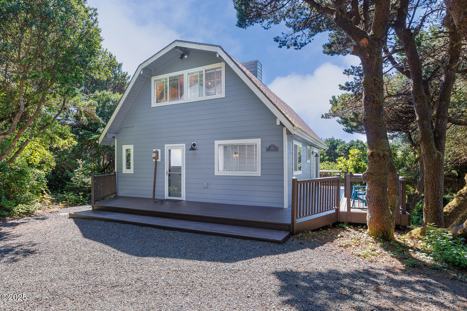 1115 SW Whitecap Drive