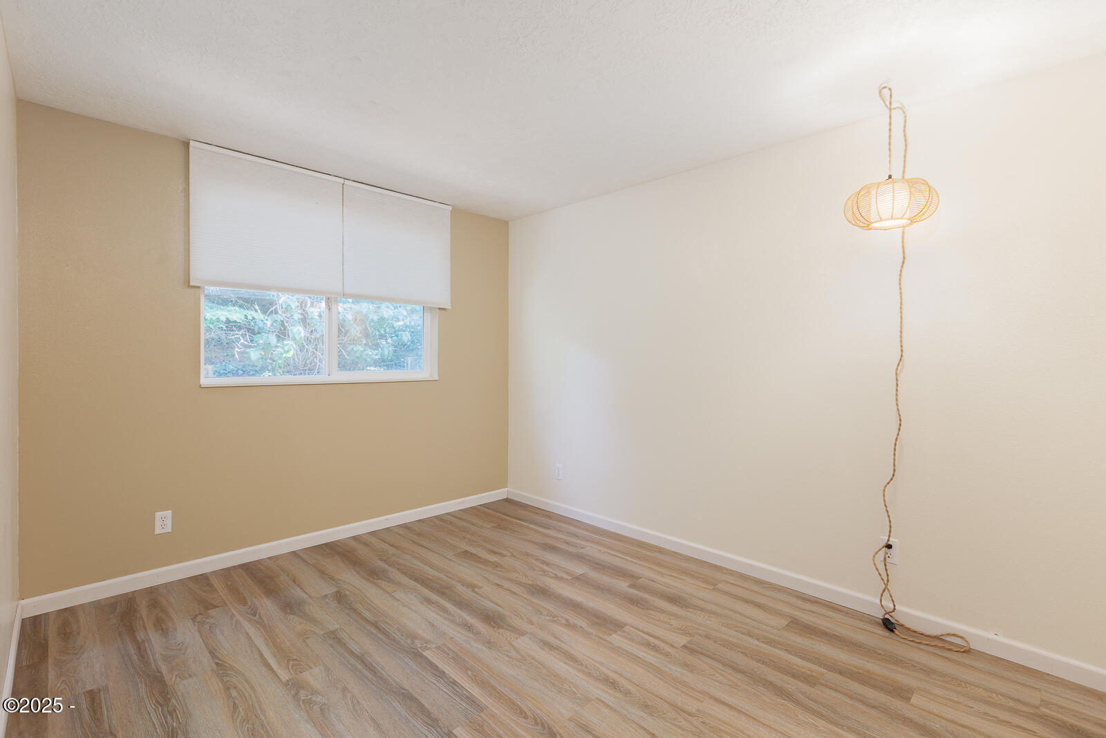 725 SE Ball Boulevard