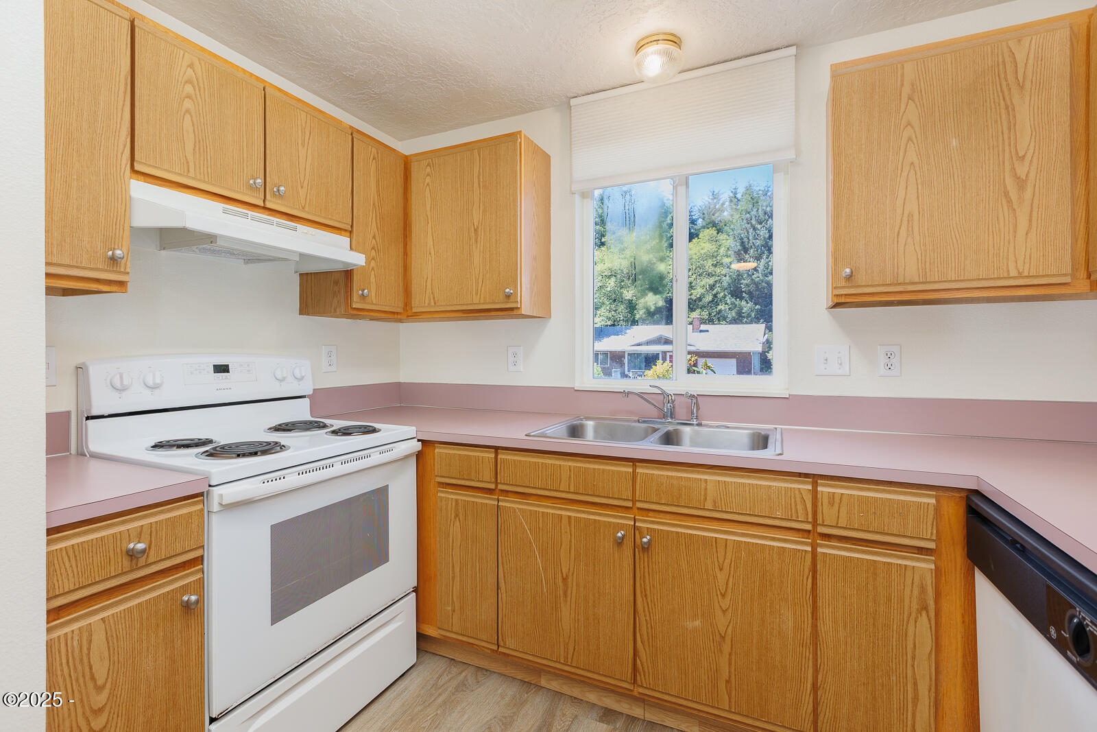 725 SE Ball Boulevard