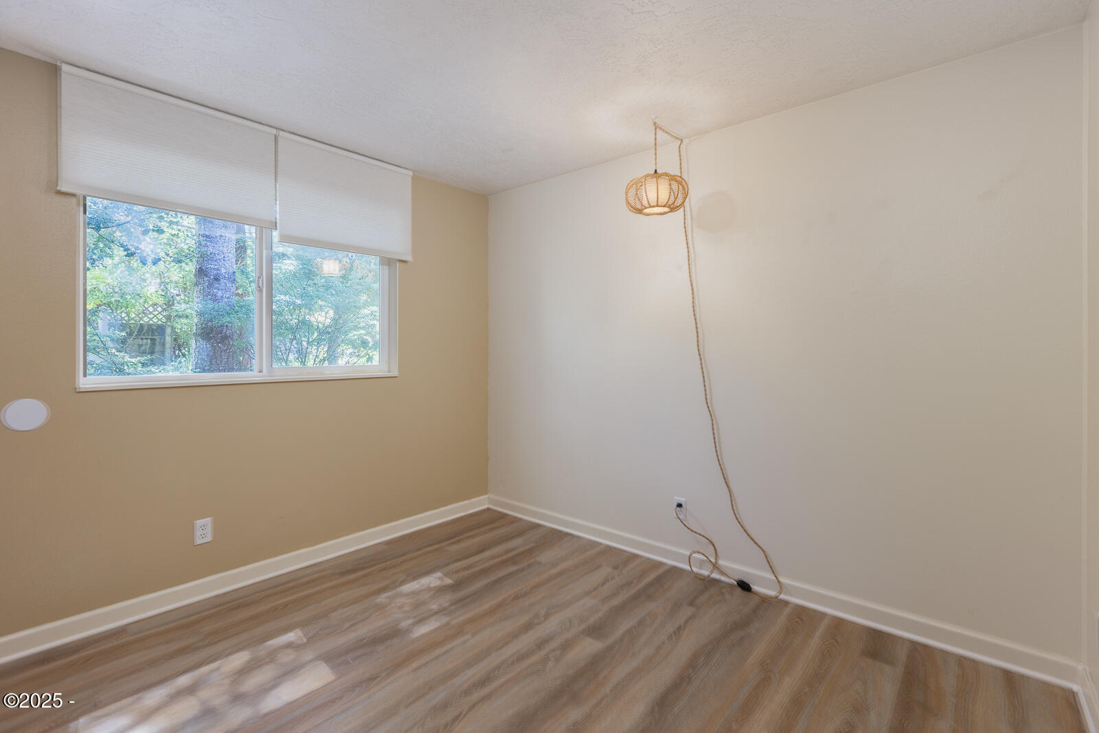 725 SE Ball Boulevard