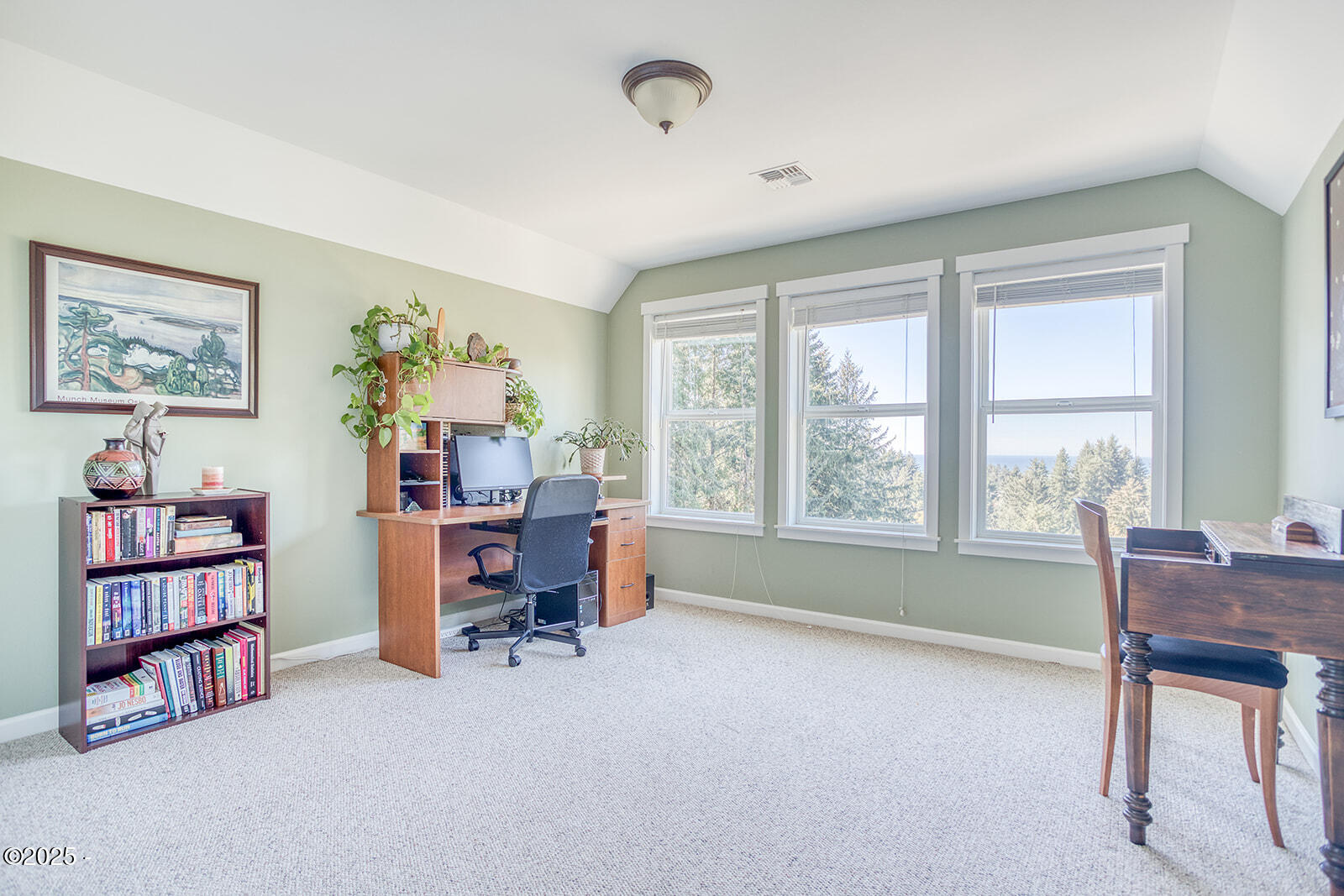 1219 NE Newport Heights Drive