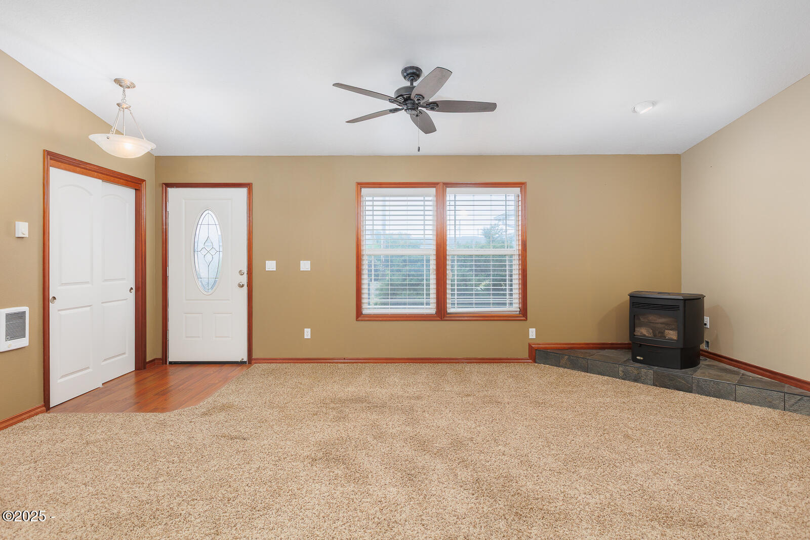 1617 NW Oceanic Loop