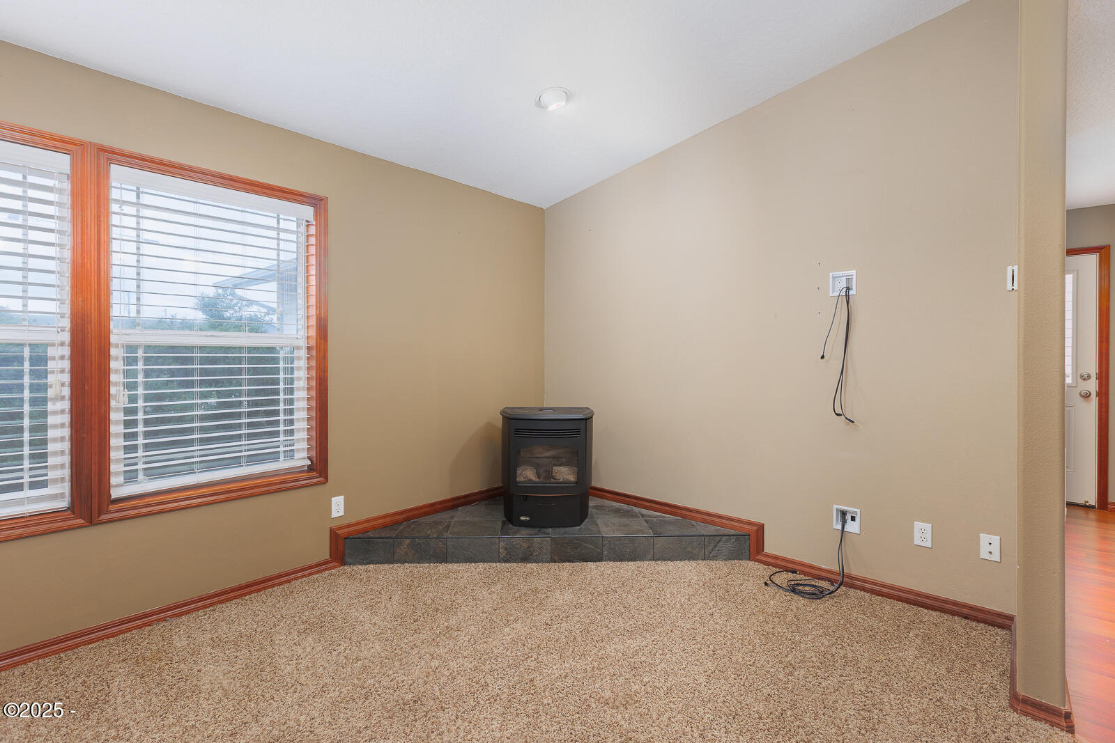 1617 NW Oceanic Loop