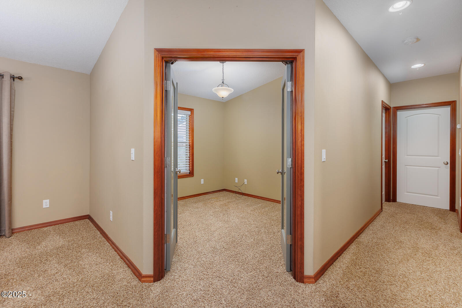 1617 NW Oceanic Loop